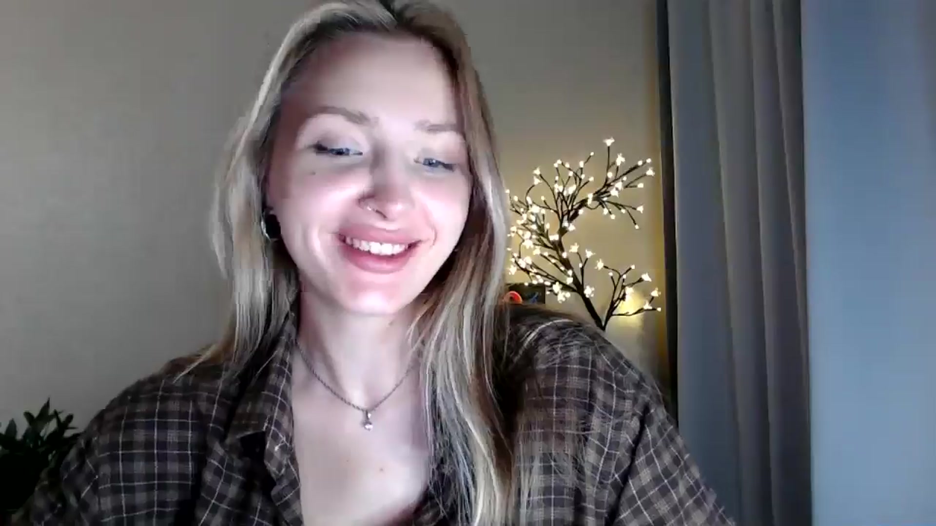 Gallery image thumbnail from Baby__Blue's myfreecams stream on, 07/29/2025, 21:23 image 13 of 20