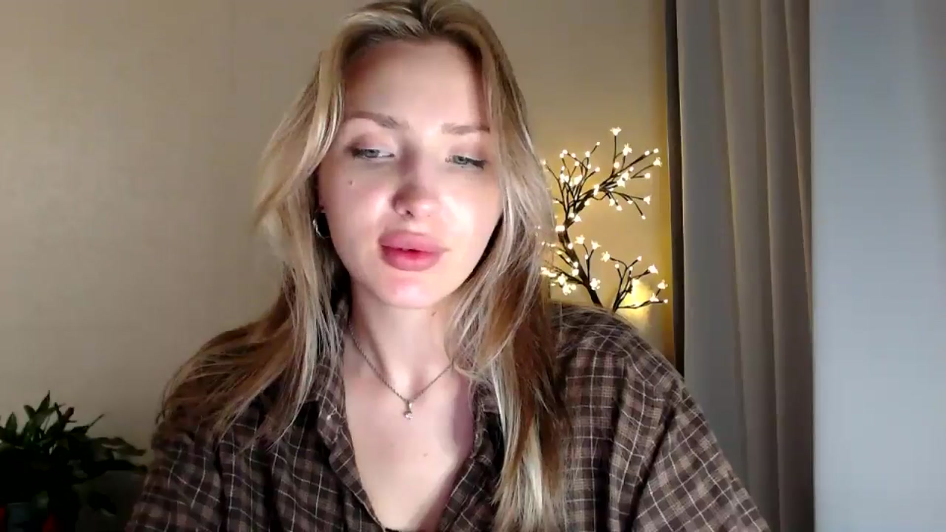 Gallery image thumbnail from Baby__Blue's myfreecams stream on, 07/29/2025, 21:23 image 3 of 20