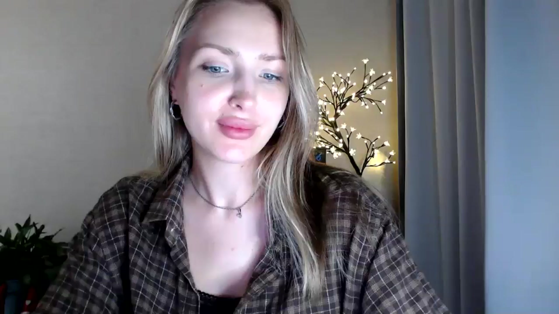 Gallery image thumbnail from Baby__Blue's myfreecams stream on, 07/29/2025, 21:23 image 9 of 20