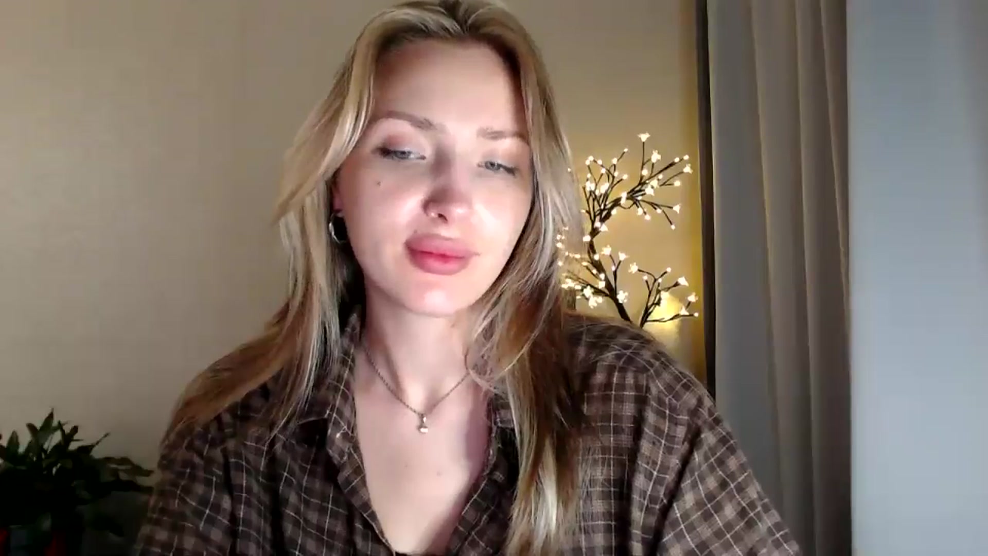 Gallery image thumbnail from Baby__Blue's myfreecams stream on, 07/29/2025, 21:23 image 2 of 20
