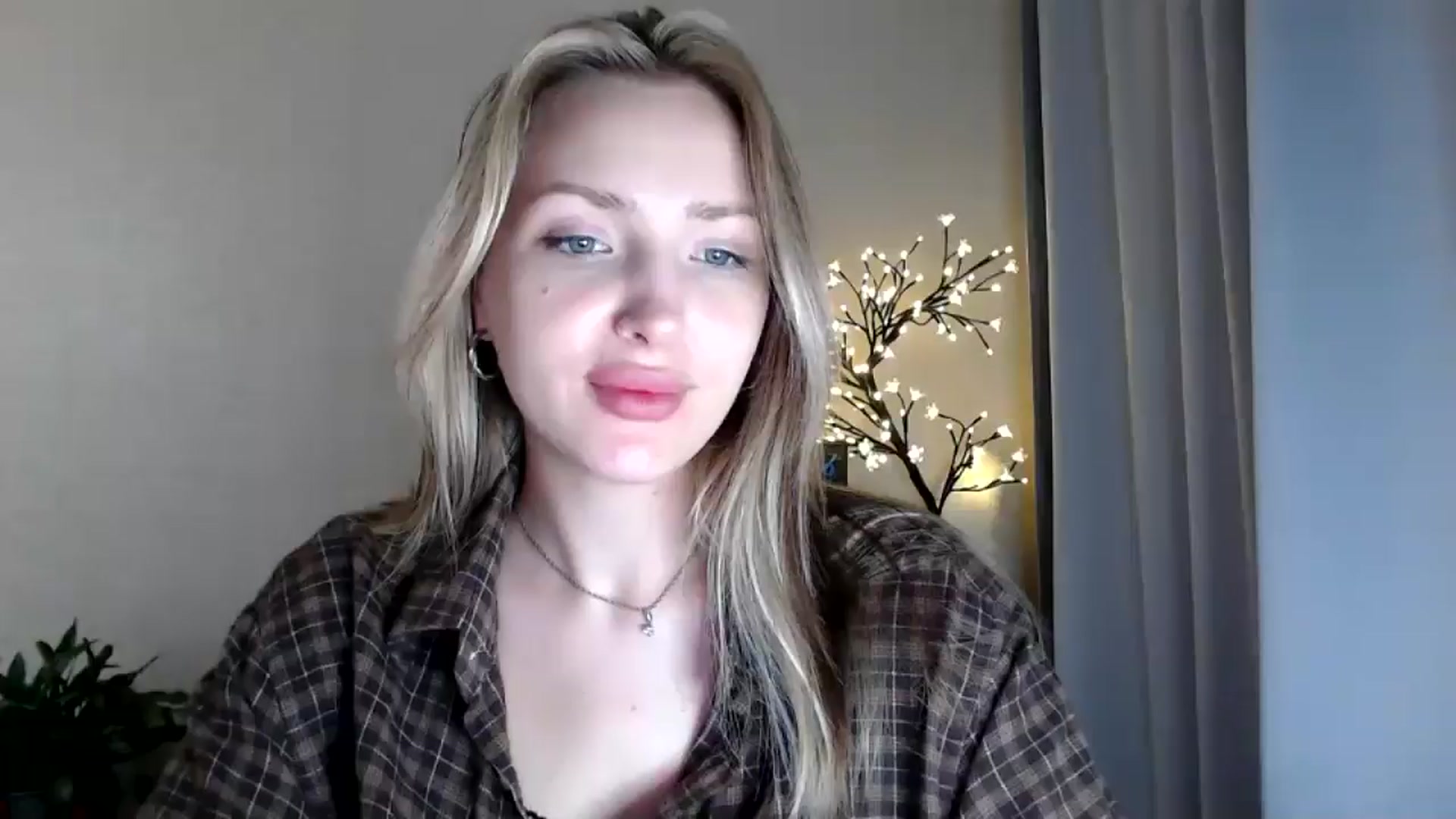 Gallery image thumbnail from Baby__Blue's myfreecams stream on, 07/29/2025, 21:23 image 10 of 20