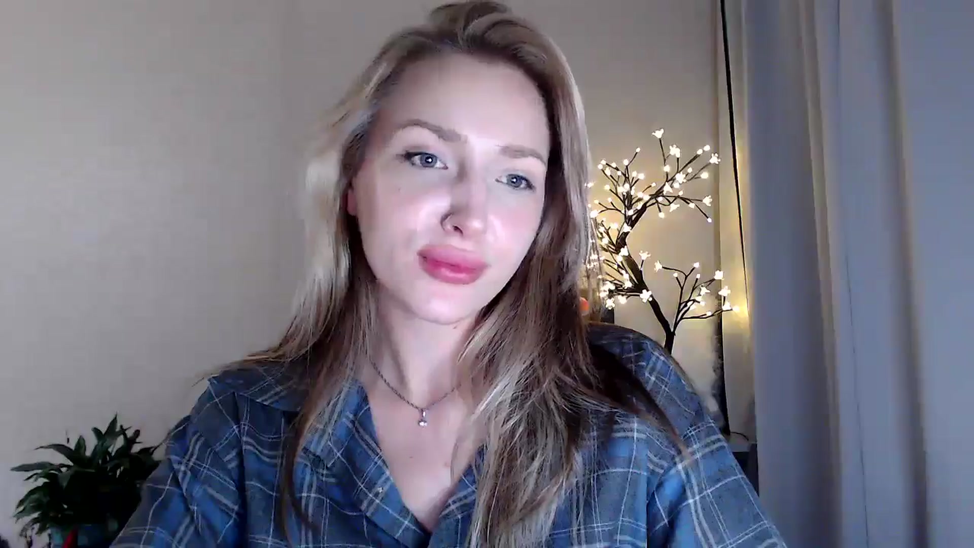 Gallery image thumbnail from Baby__Blue's myfreecams stream on, 07/30/2025, 20:32 image 17 of 20