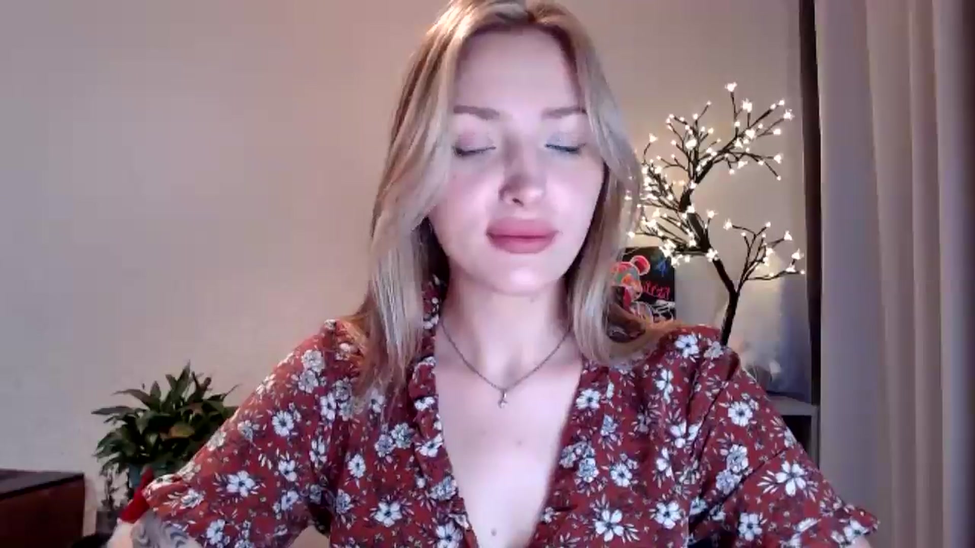 Gallery image thumbnail from Baby__Blue's myfreecams stream on, 08/01/2025, 15:35 image 12 of 20