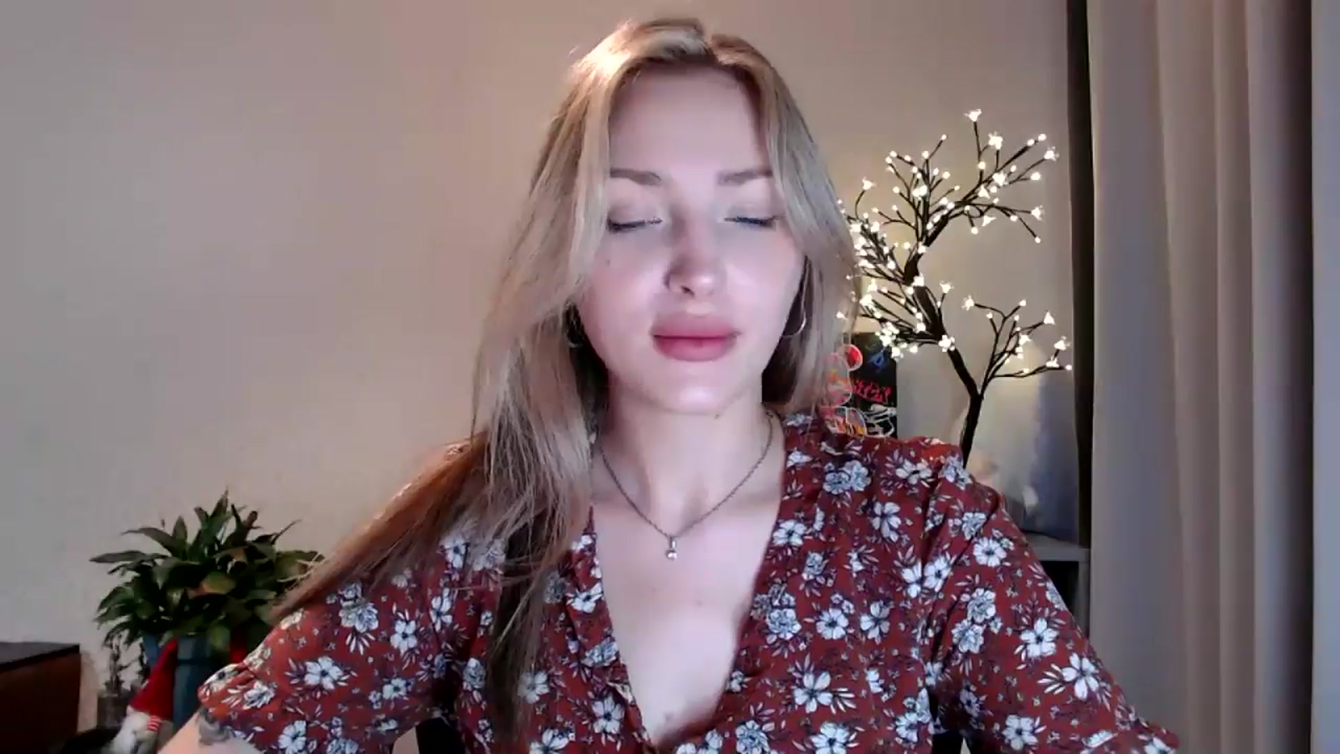 Gallery image thumbnail from Baby__Blue's myfreecams stream on, 08/01/2025, 15:35 image 7 of 20