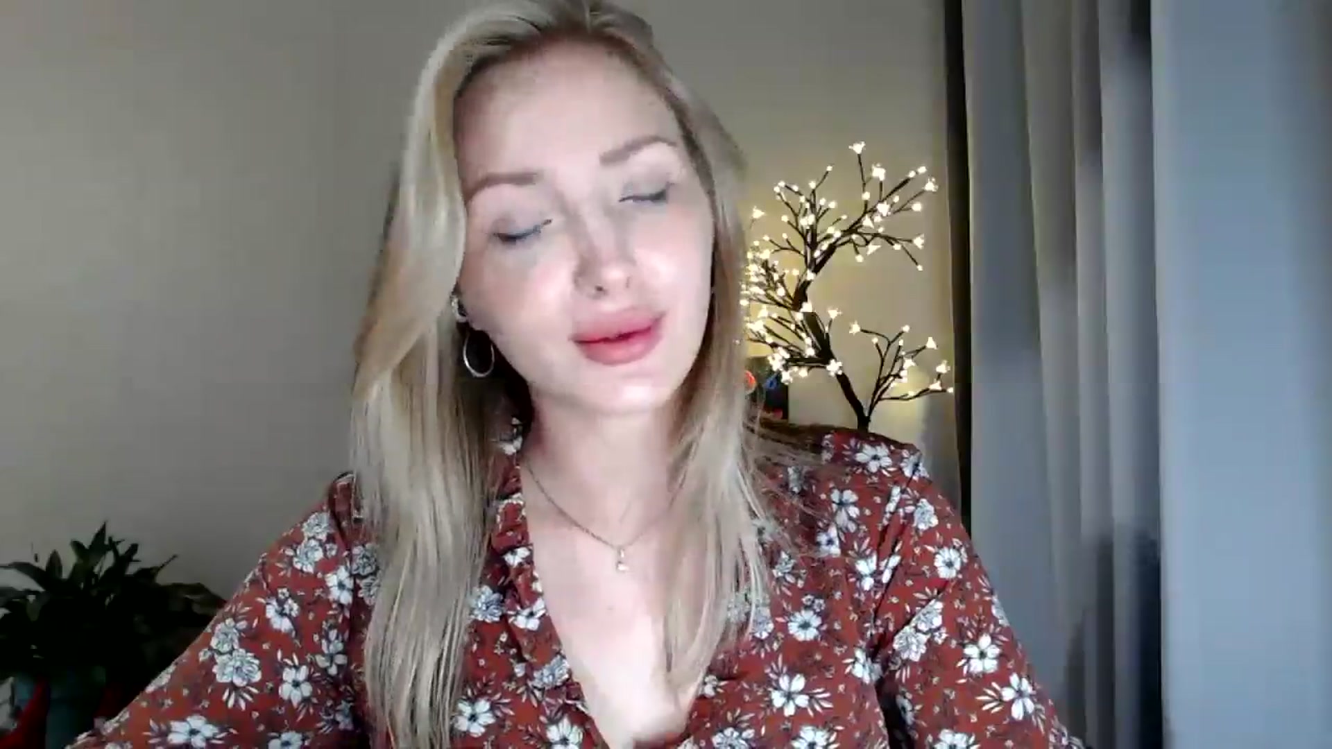 Gallery image thumbnail from Baby__Blue's myfreecams stream on, 08/01/2025, 16:38 image 16 of 20