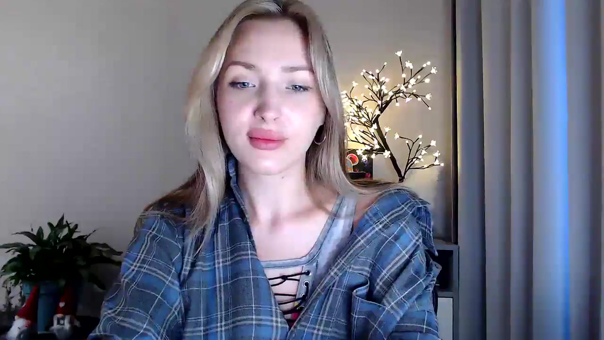 Gallery image thumbnail from Baby__Blue's myfreecams stream on, 08/04/2025, 15:51 image 19 of 20