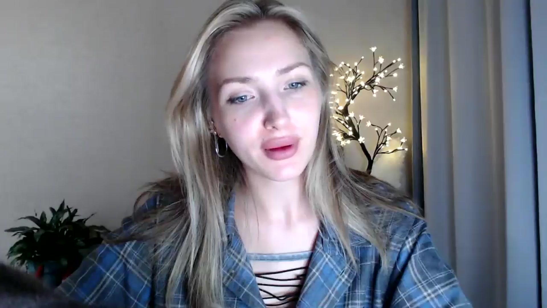 Gallery image thumbnail from Baby__Blue's myfreecams stream on, 08/04/2025, 20:33 image 8 of 20