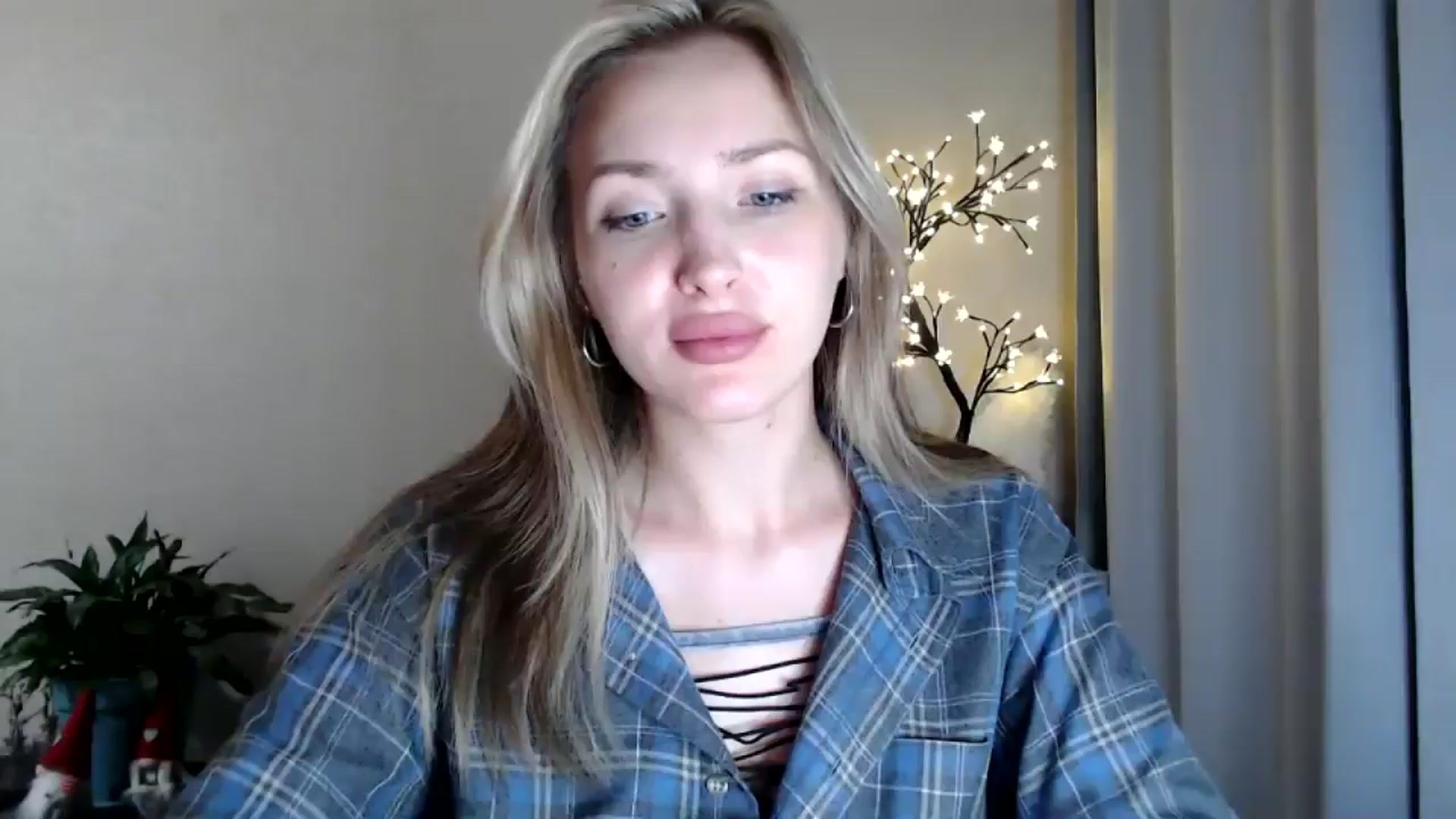 Gallery image thumbnail from Baby__Blue's myfreecams stream on, 08/04/2025, 20:33 image 1 of 20