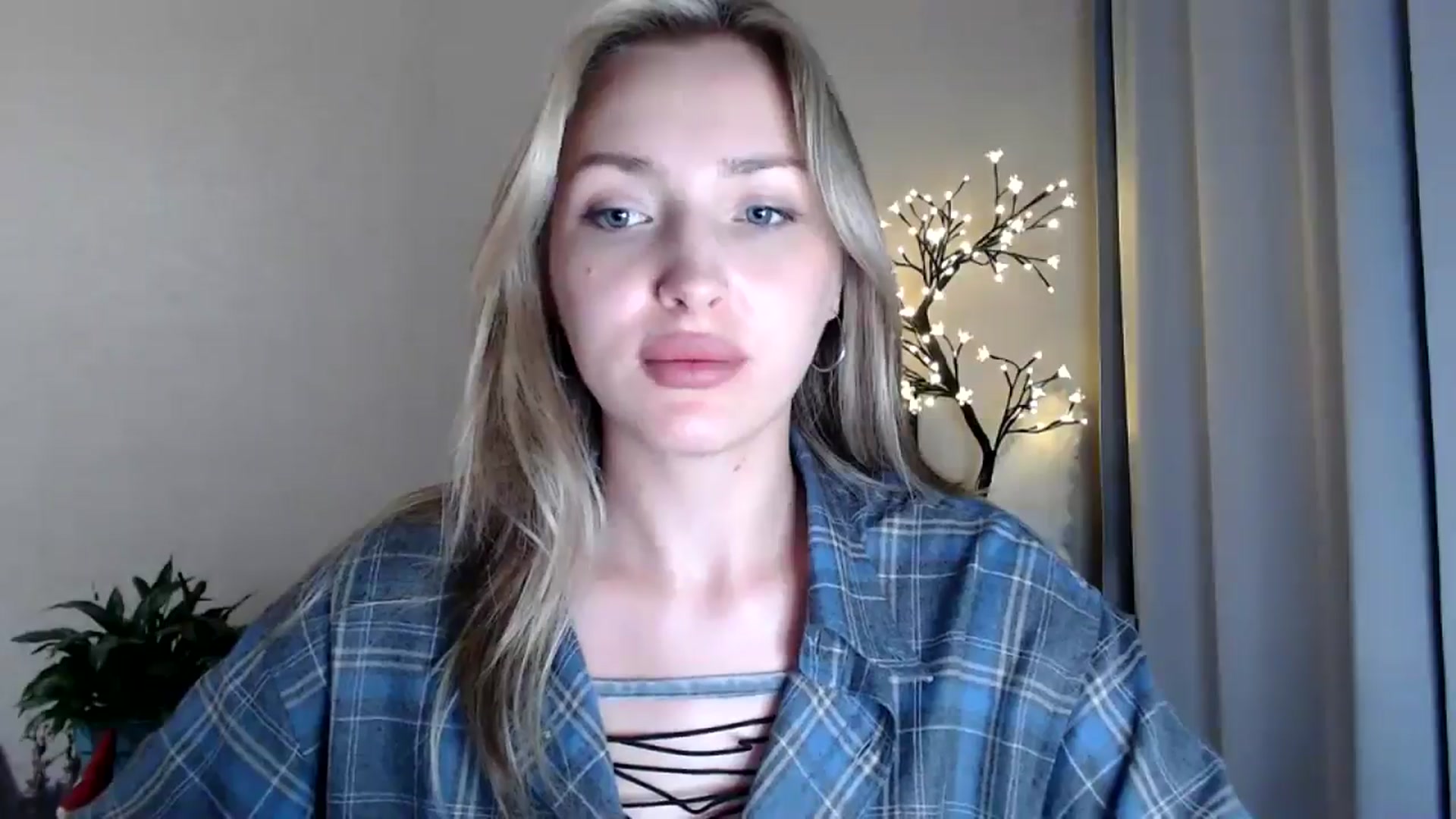Gallery image thumbnail from Baby__Blue's myfreecams stream on, 08/04/2025, 20:33 image 18 of 20