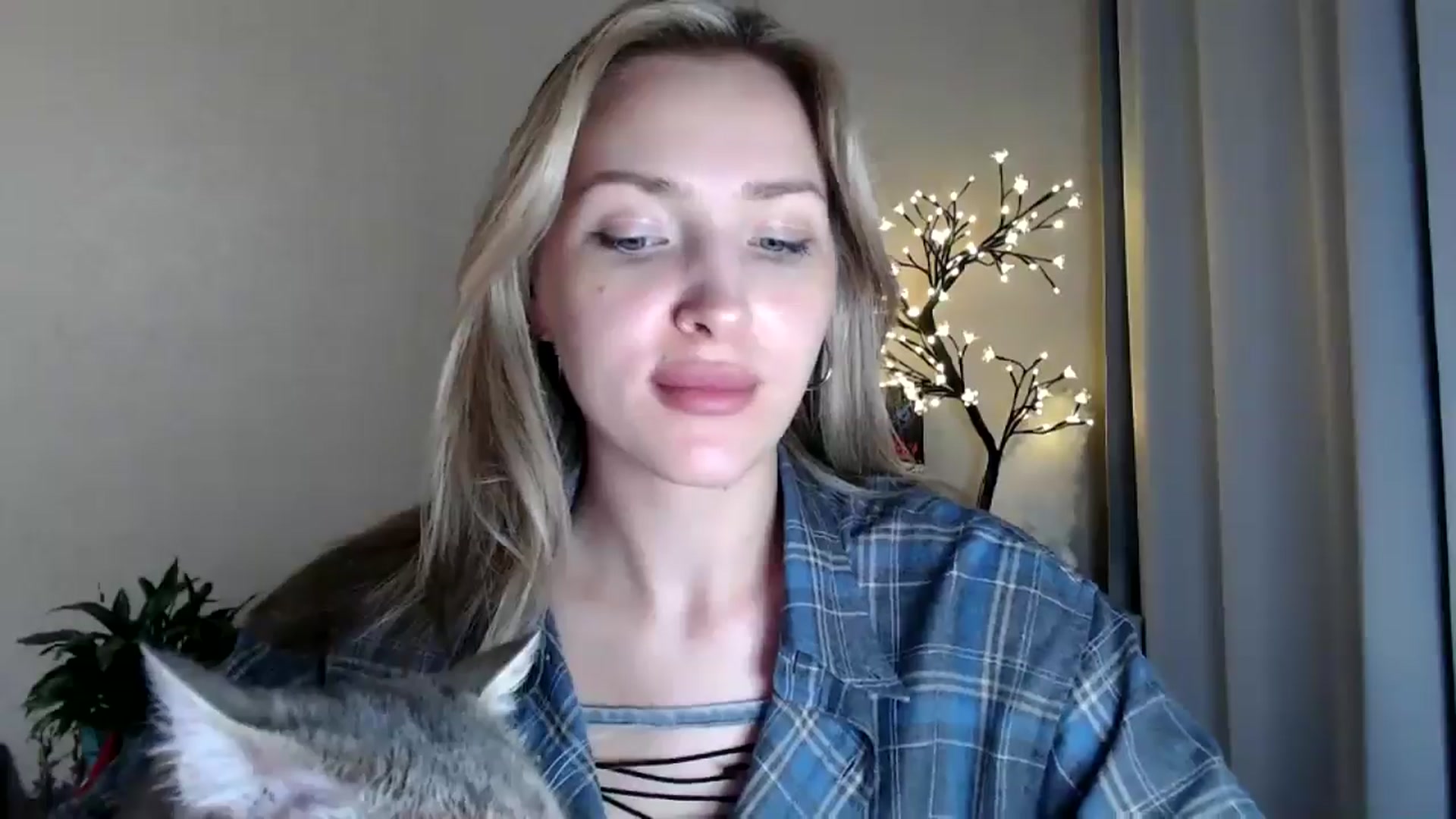 Gallery image thumbnail from Baby__Blue's myfreecams stream on, 08/04/2025, 20:33 image 14 of 20