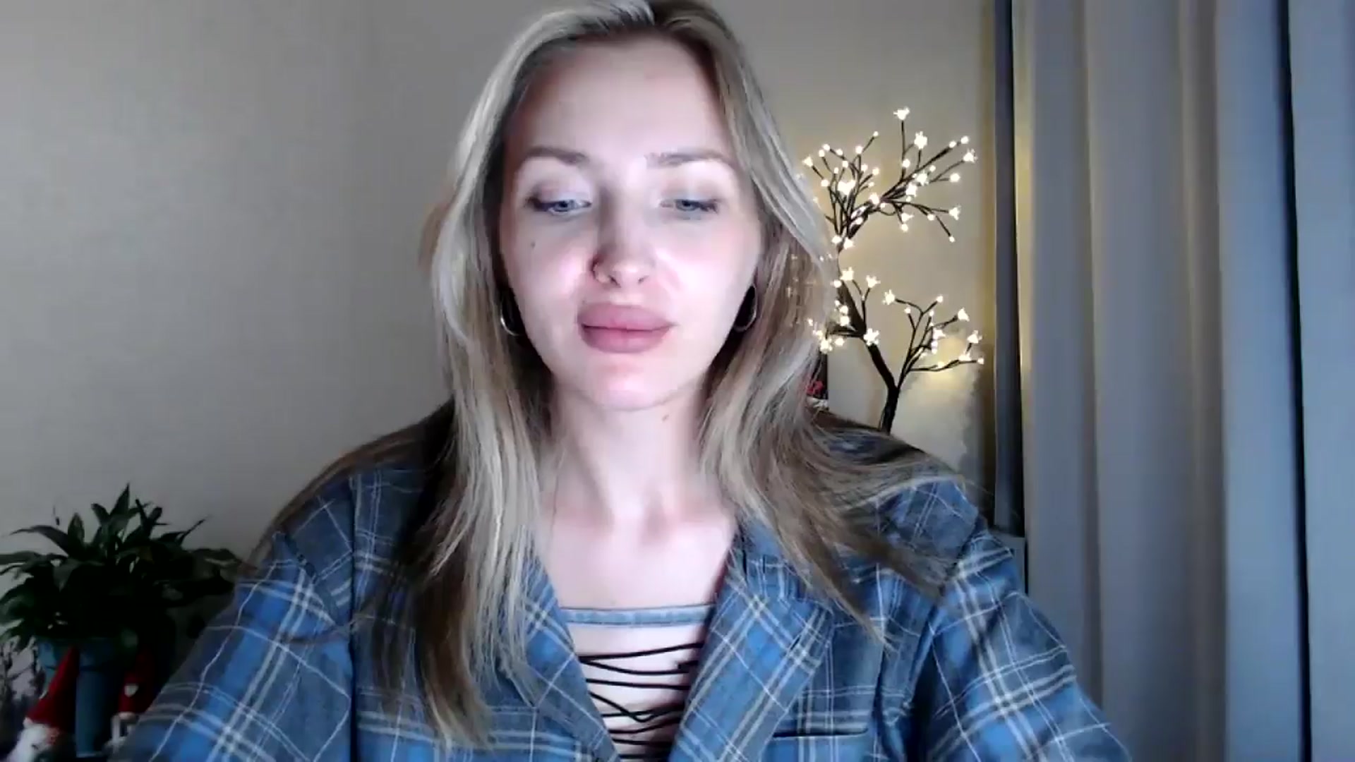 Gallery image thumbnail from Baby__Blue's myfreecams stream on, 08/04/2025, 20:33 image 4 of 20