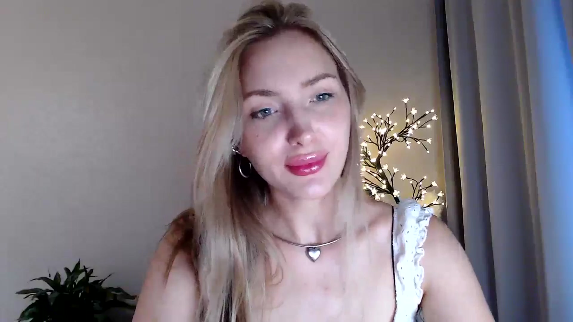 Gallery image thumbnail from Baby__Blue's myfreecams stream on, 08/05/2025, 16:00 image 20 of 20