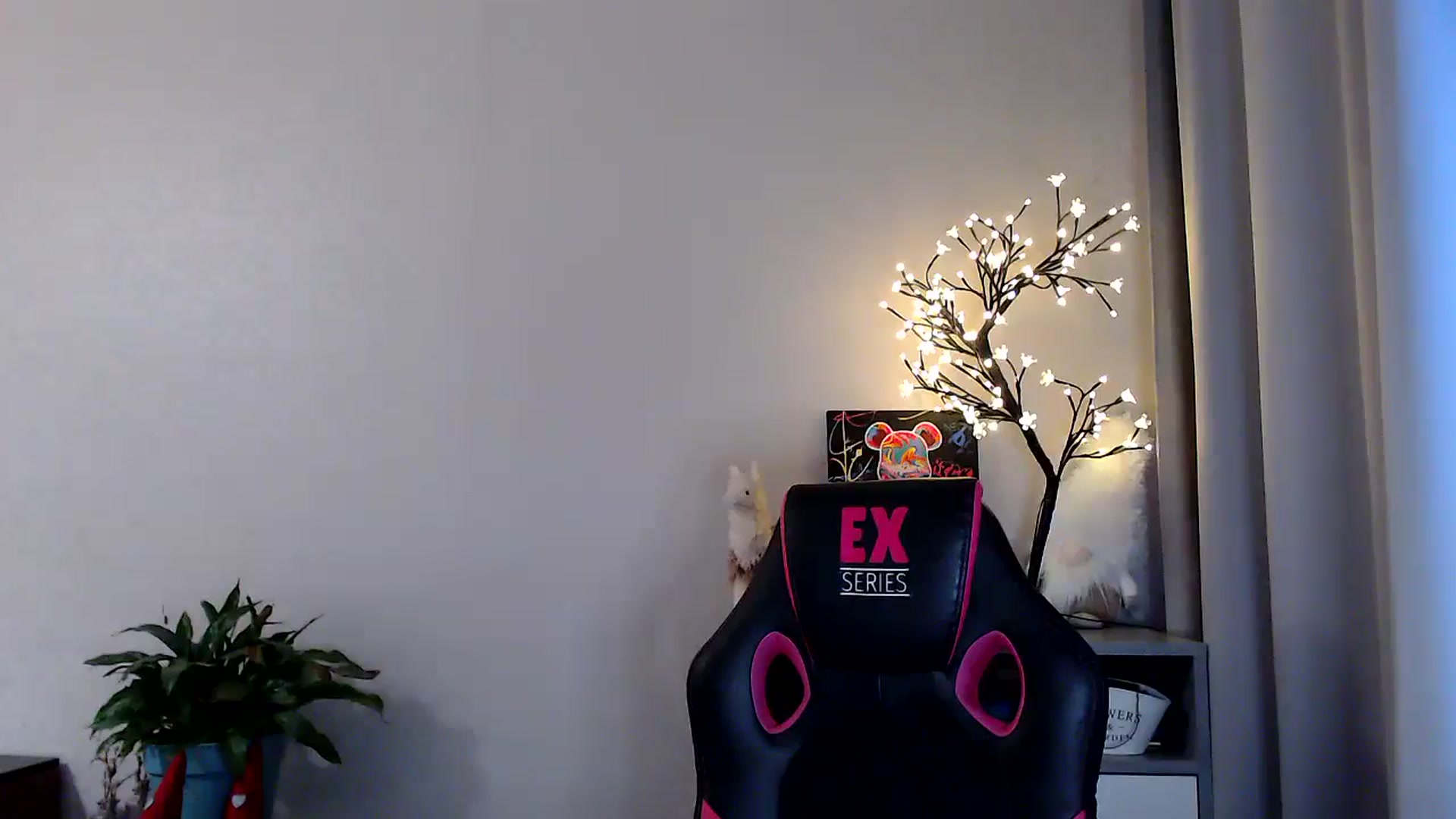 Gallery image thumbnail from Baby__Blue's myfreecams stream on, 08/05/2025, 16:00 image 4 of 20