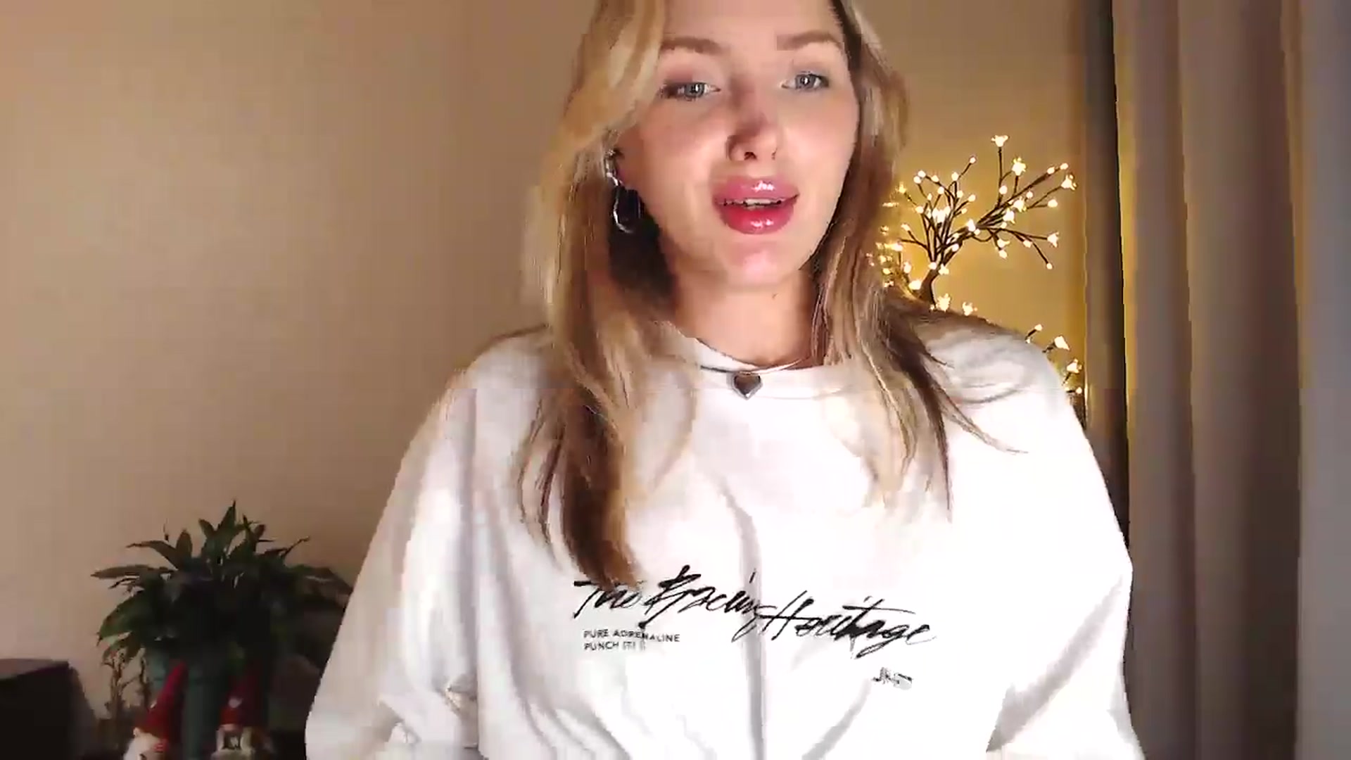 Gallery image thumbnail from Baby__Blue's myfreecams stream on, 08/05/2025, 20:33 image 13 of 20