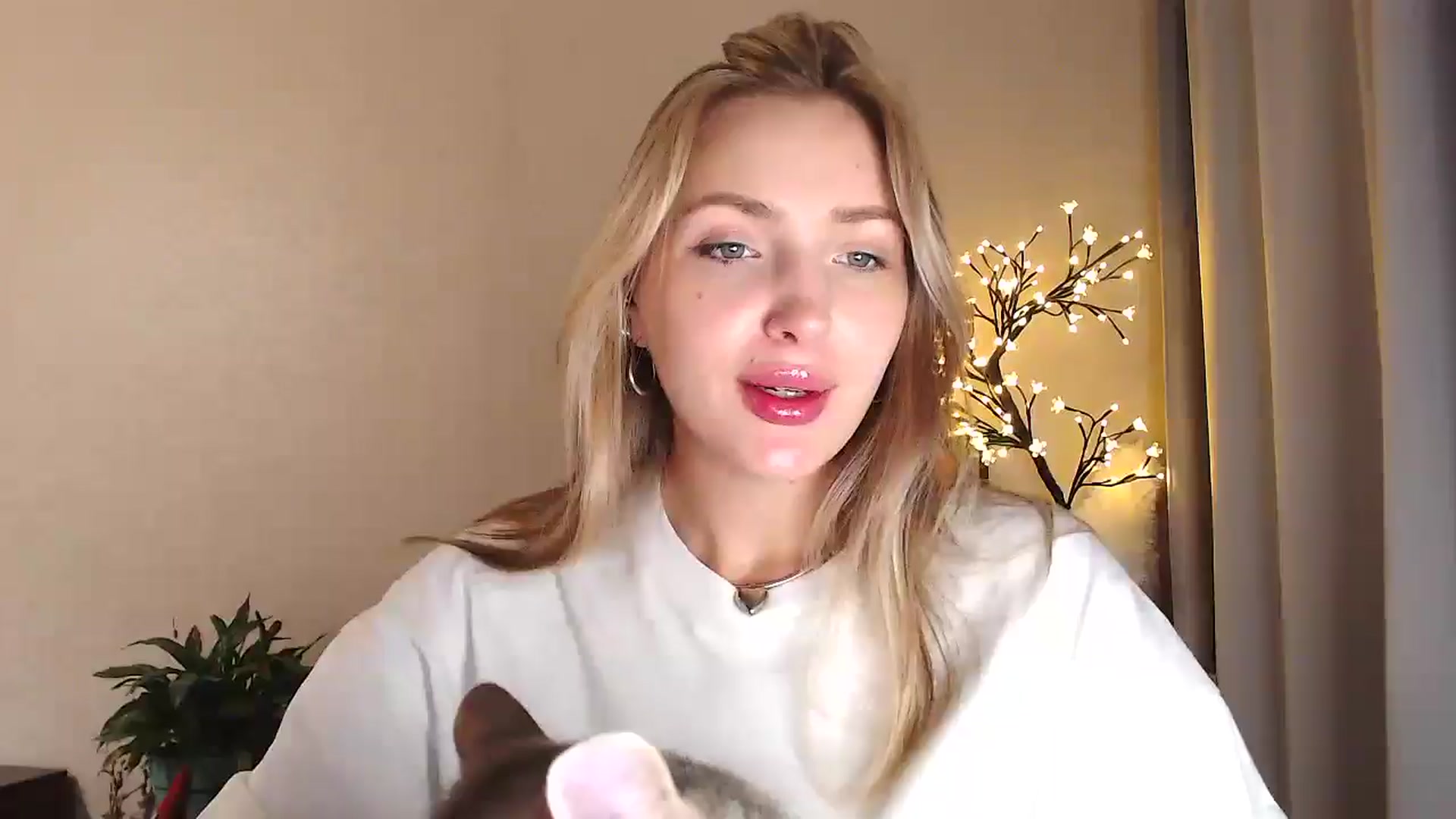 Gallery image thumbnail from Baby__Blue's myfreecams stream on, 08/05/2025, 20:33 image 1 of 20