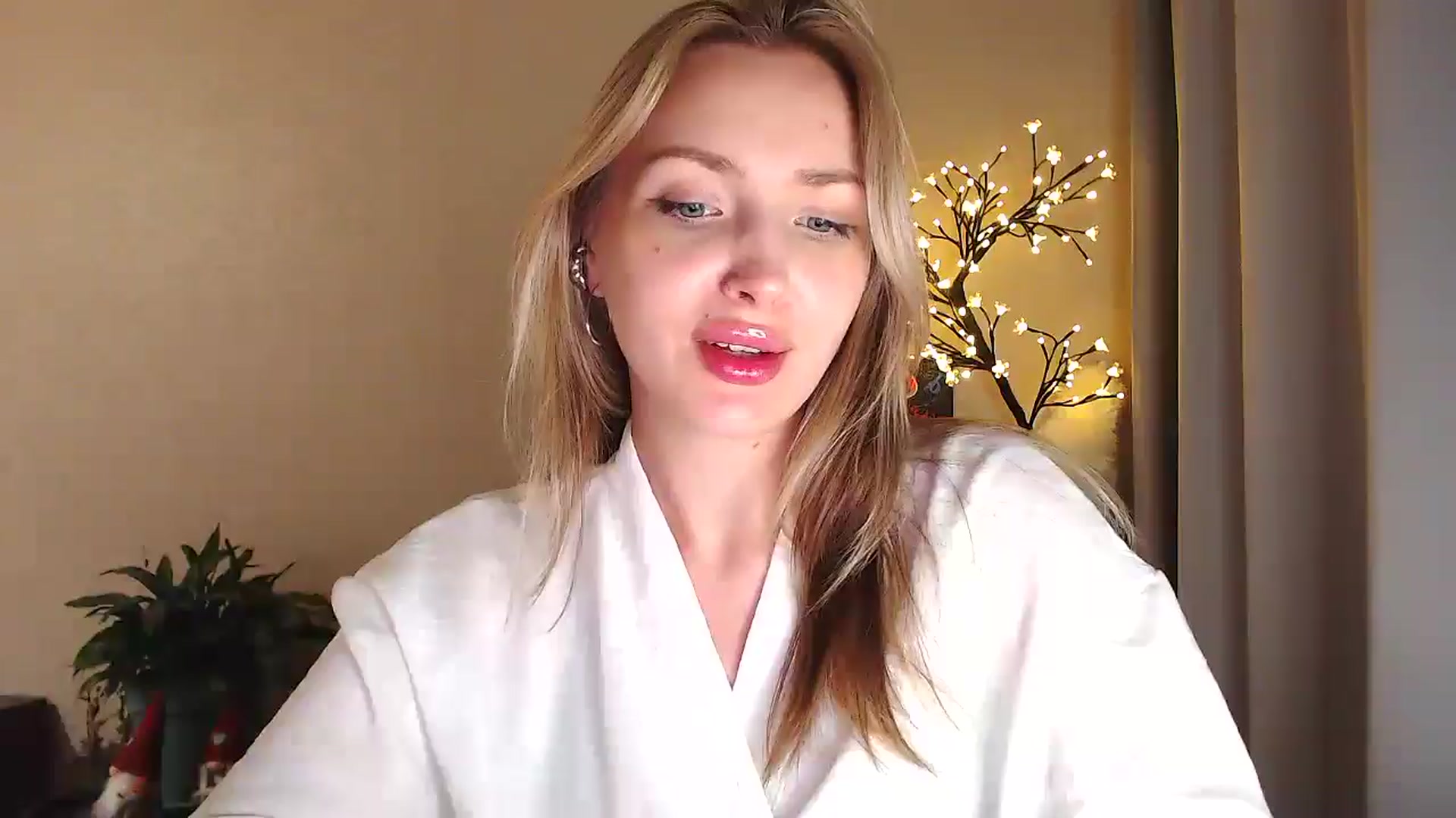 Gallery image thumbnail from Baby__Blue's myfreecams stream on, 08/06/2025, 20:30 image 14 of 20