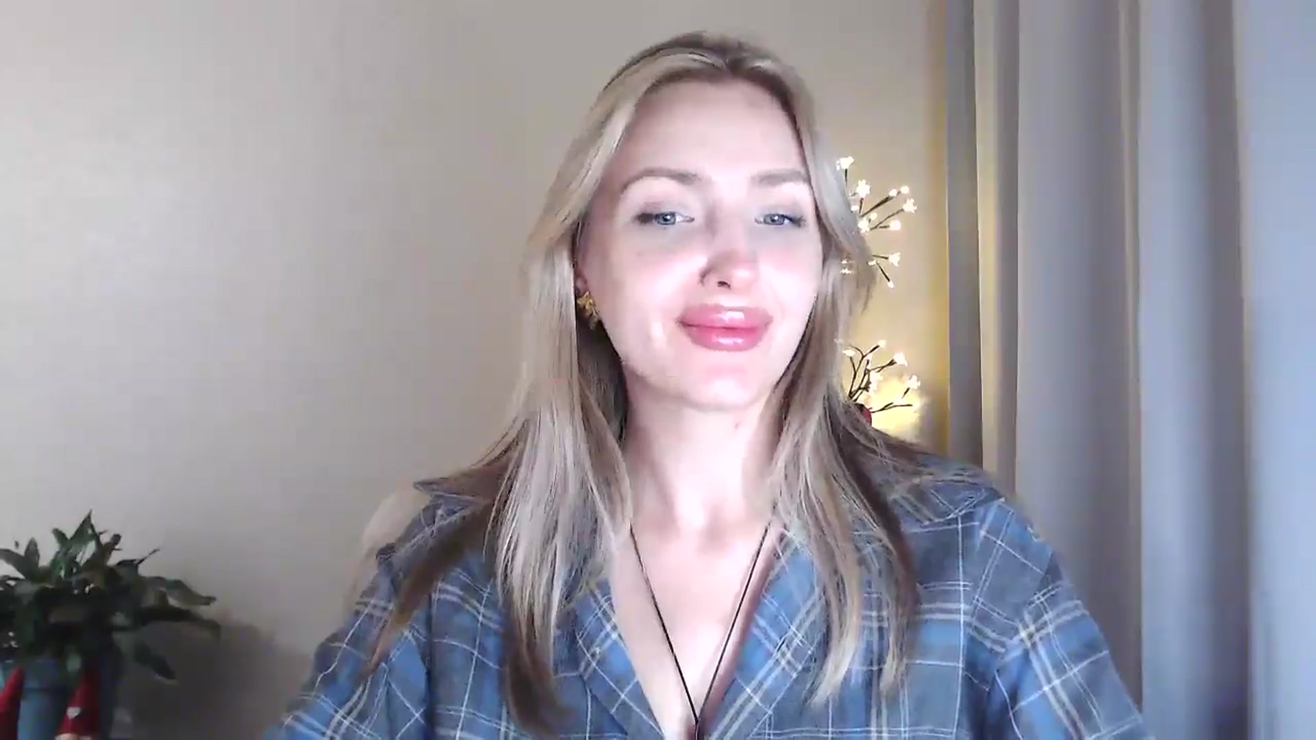 Gallery image thumbnail from Baby__Blue's myfreecams stream on, 08/08/2025, 20:59 image 18 of 20