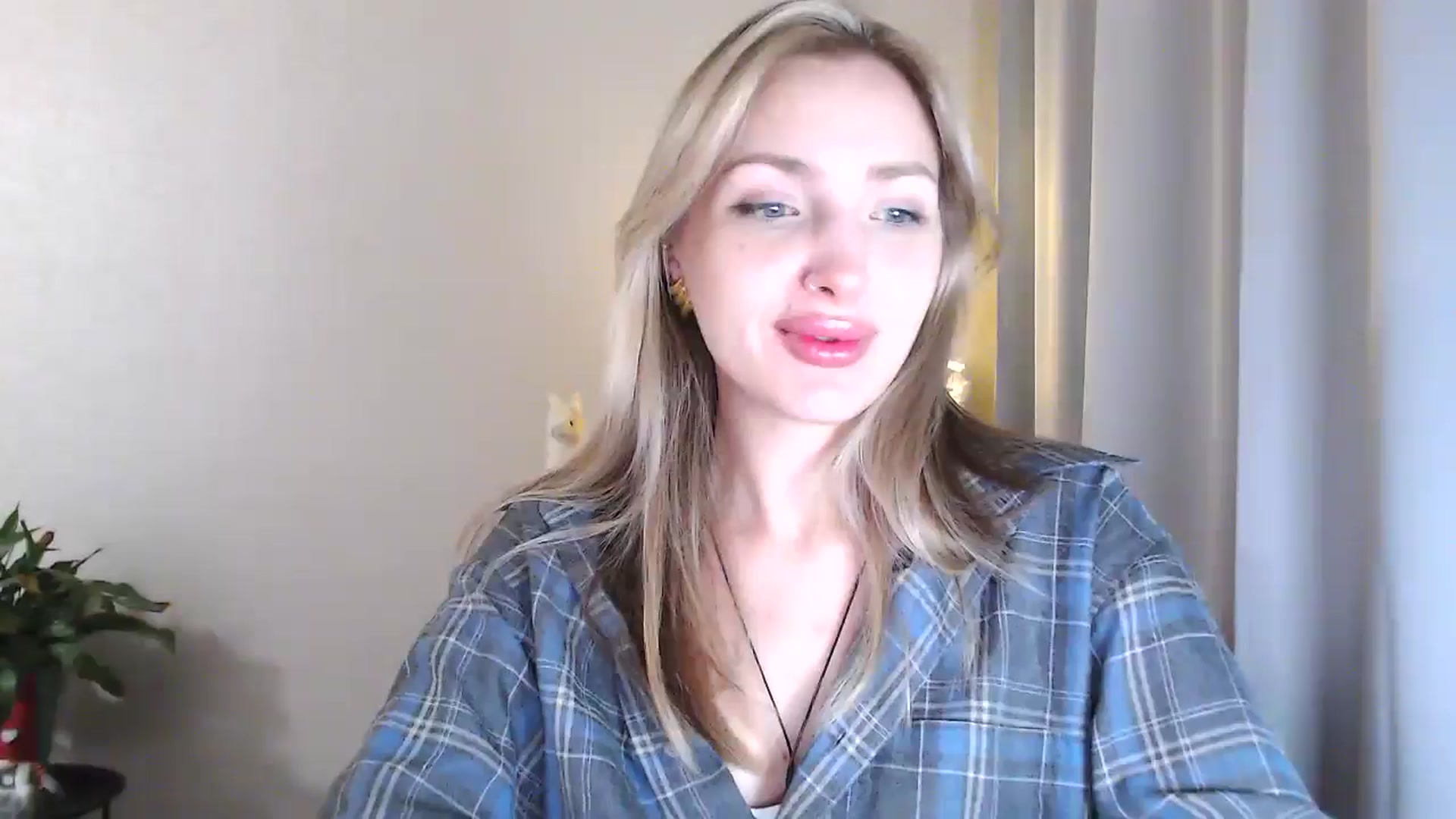 Gallery image thumbnail from Baby__Blue's myfreecams stream on, 08/08/2025, 20:59 image 1 of 20