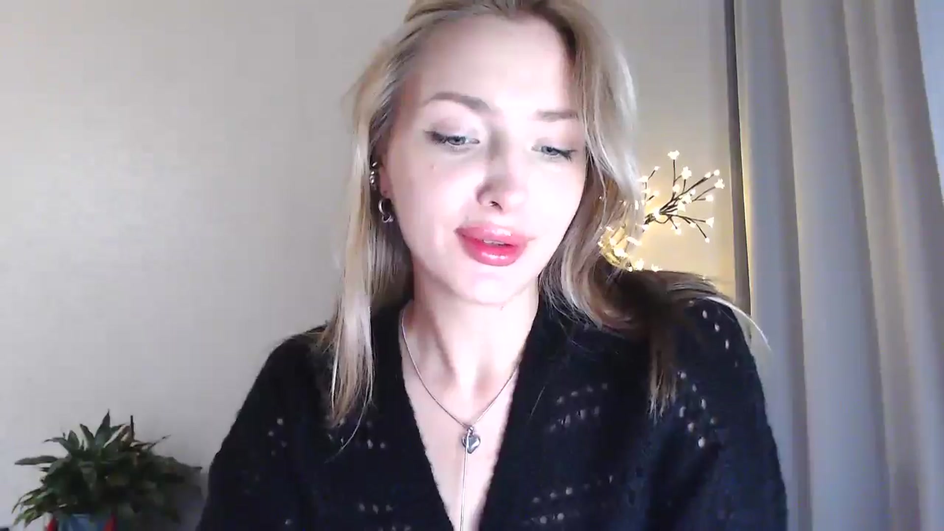 Gallery image thumbnail from Baby__Blue's myfreecams stream on, 08/09/2025, 14:59 image 16 of 20