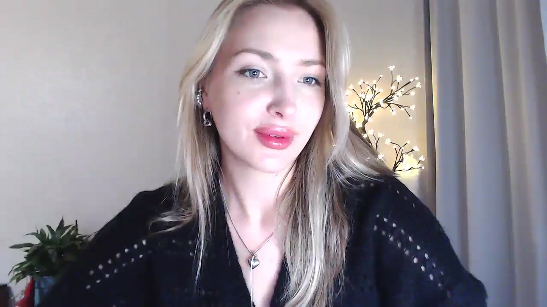 Gallery image thumbnail from Baby__Blue's myfreecams stream on, 08/09/2025, 14:59 image 15 of 20