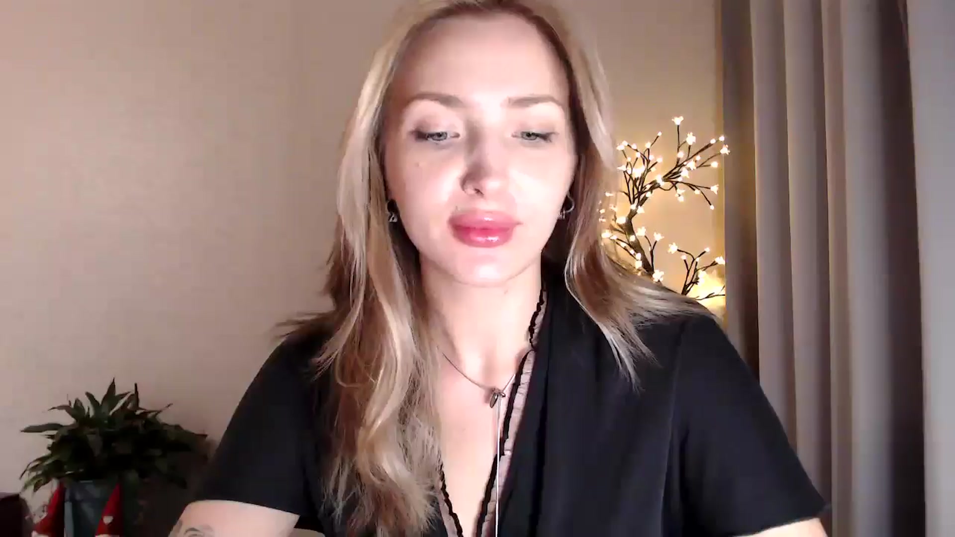 Gallery image thumbnail from Baby__Blue's myfreecams stream on, 08/09/2025, 21:08 image 3 of 20
