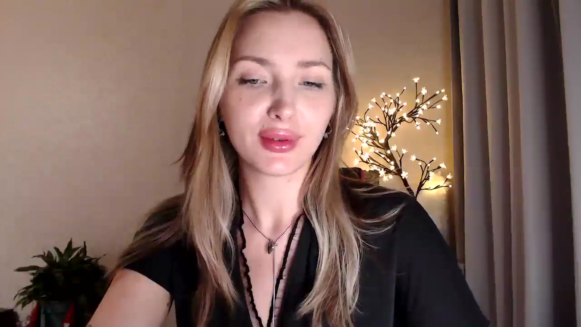 Gallery image thumbnail from Baby__Blue's myfreecams stream on, 08/09/2025, 22:32 image 6 of 20