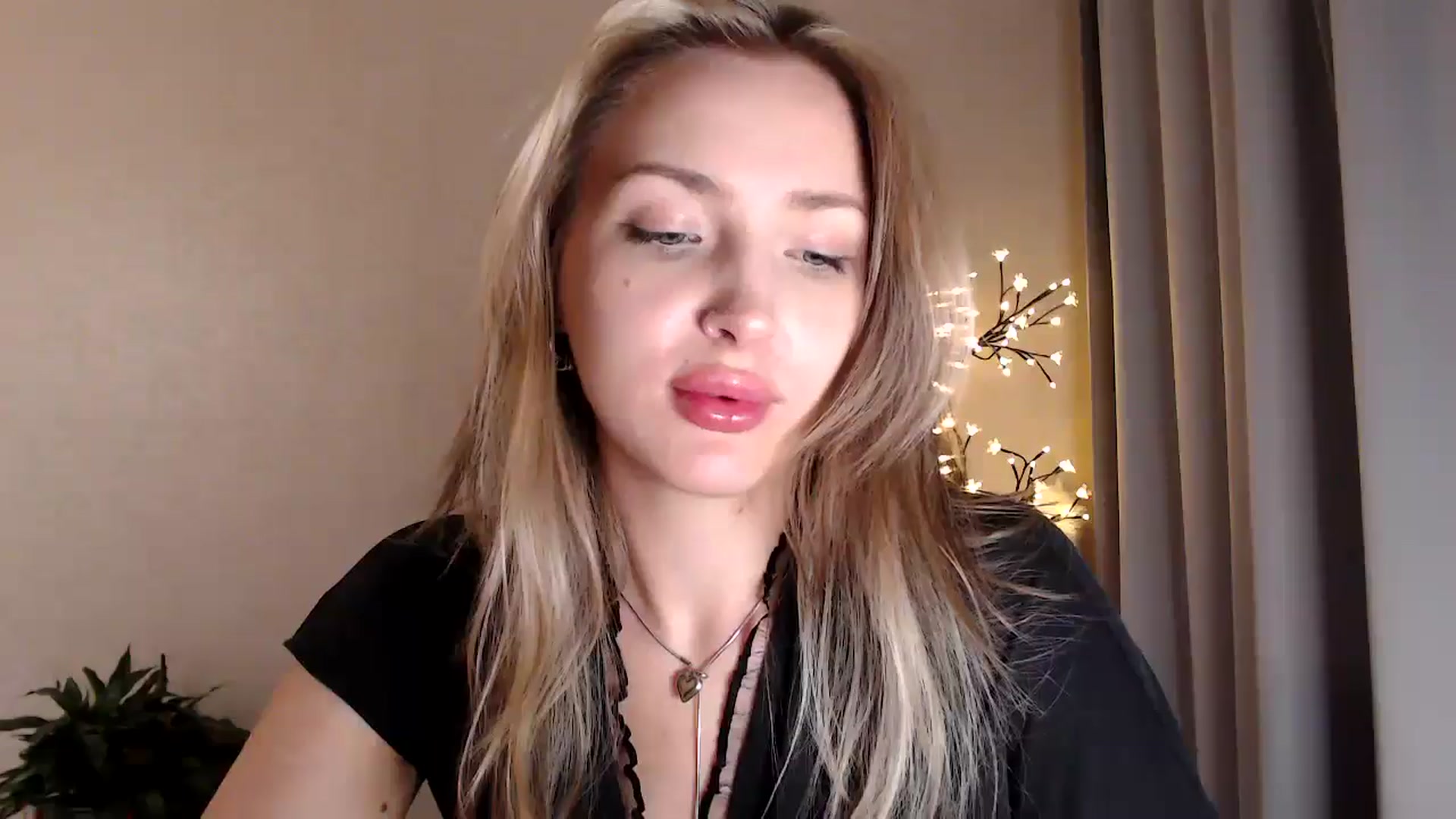 Gallery image thumbnail from Baby__Blue's myfreecams stream on, 08/09/2025, 22:32 image 19 of 20