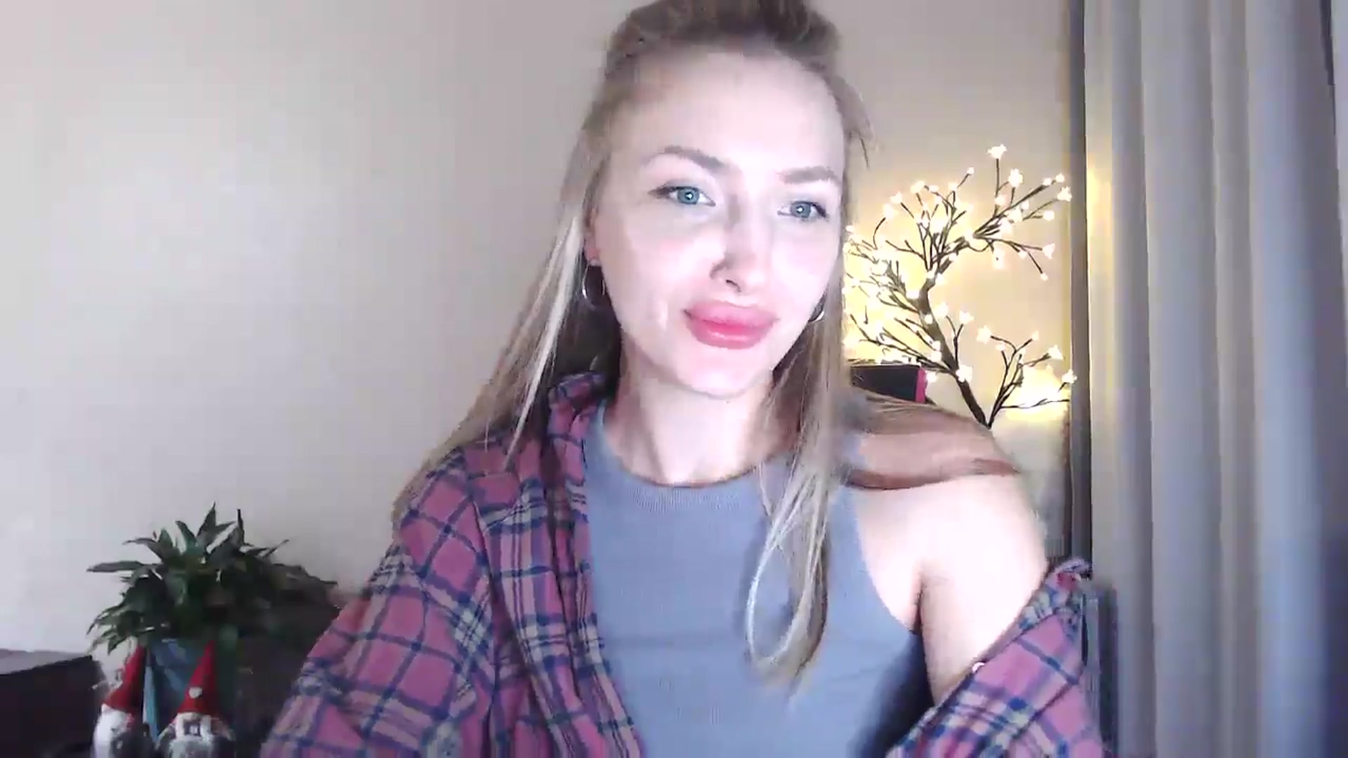 Gallery image thumbnail from Baby__Blue's myfreecams stream on, 08/11/2025, 21:35 image 3 of 20