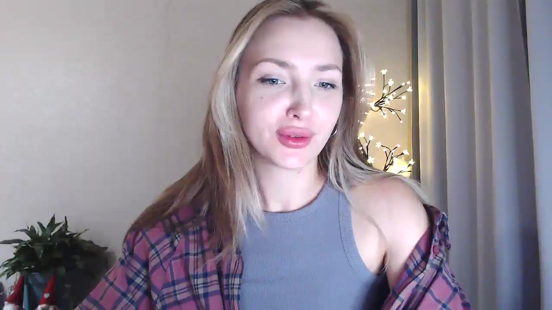 Gallery image thumbnail from Baby__Blue's myfreecams stream on, 08/11/2025, 21:35 image 5 of 20