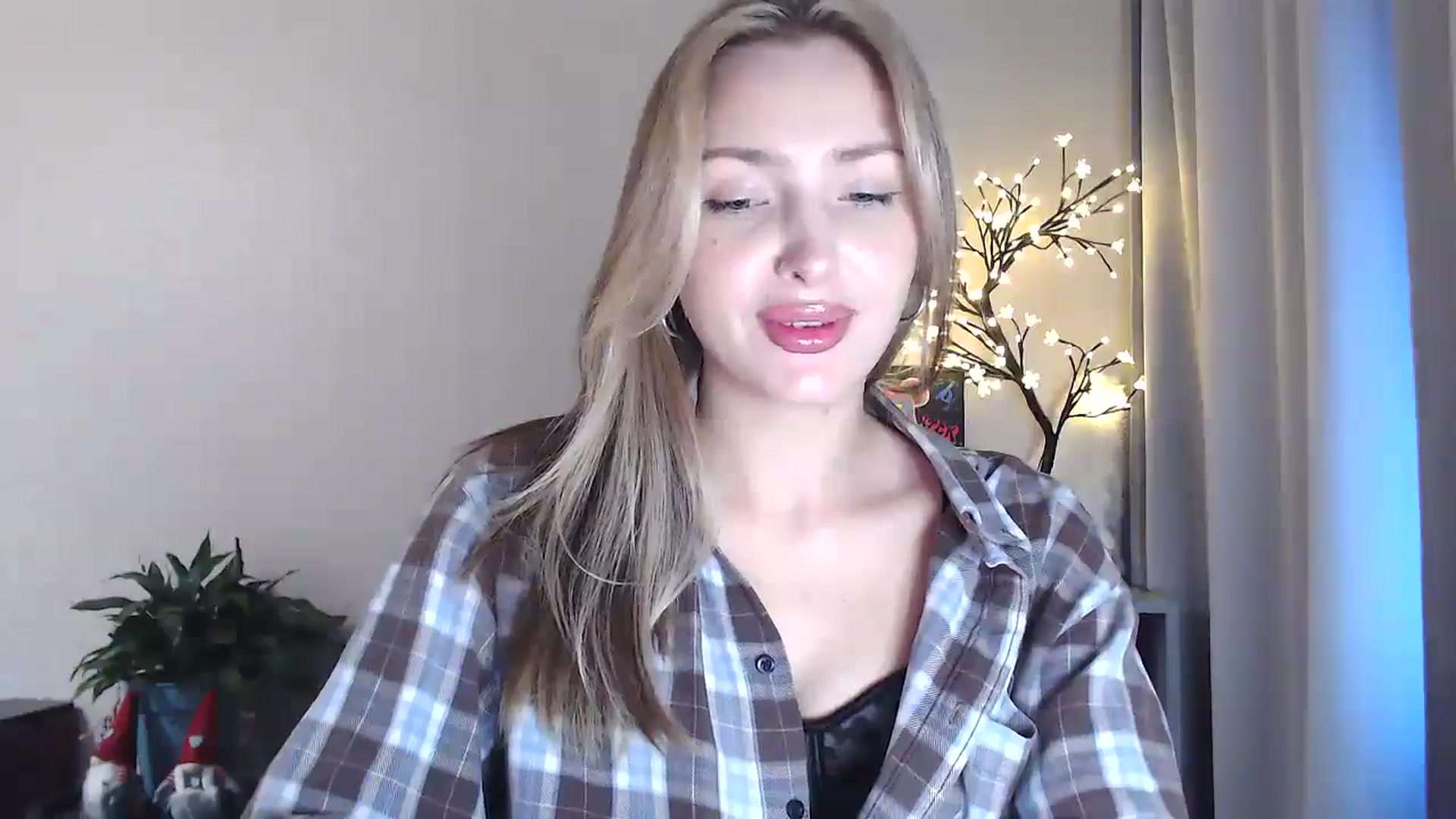 Gallery image thumbnail from Baby__Blue's myfreecams stream on, 08/12/2025, 15:47 image 6 of 20