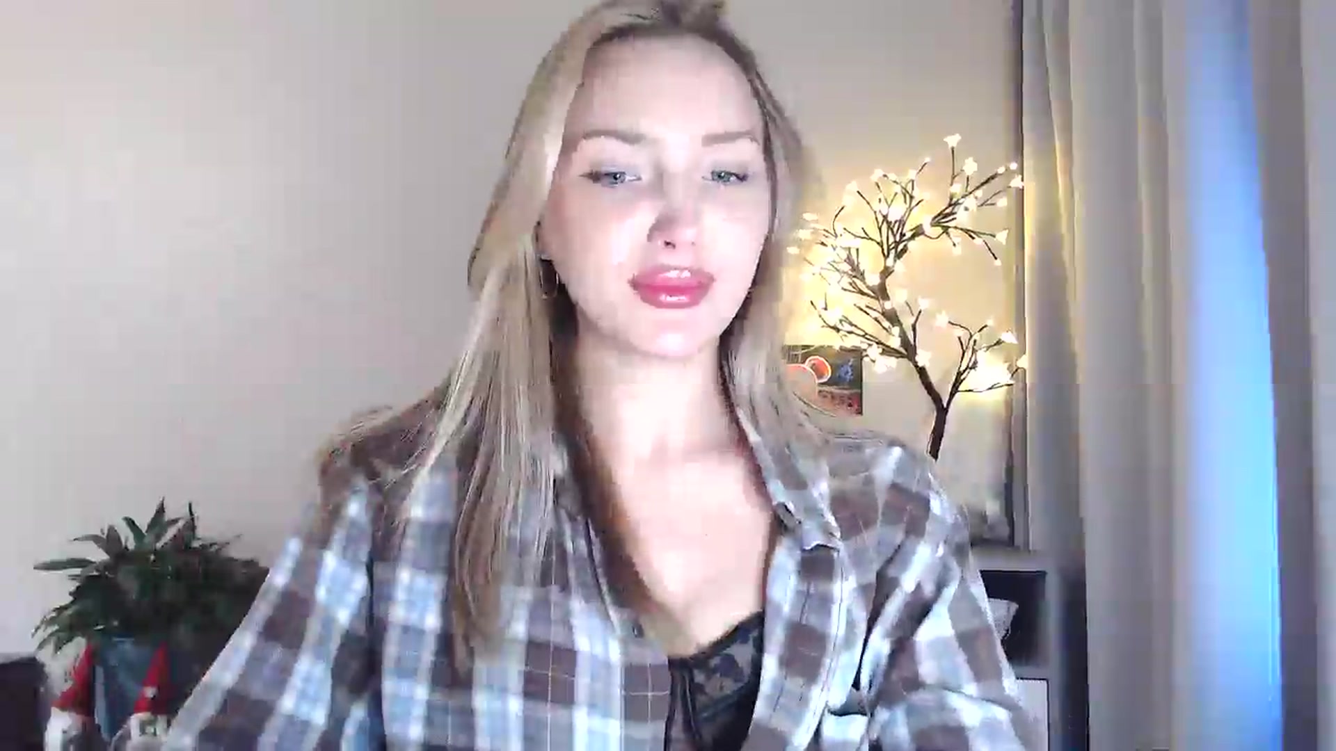 Gallery image thumbnail from Baby__Blue's myfreecams stream on, 08/12/2025, 15:47 image 13 of 20