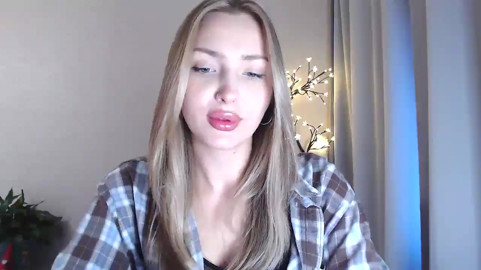 Gallery image thumbnail from Baby__Blue's myfreecams stream on, 08/12/2025, 16:11 image 16 of 20
