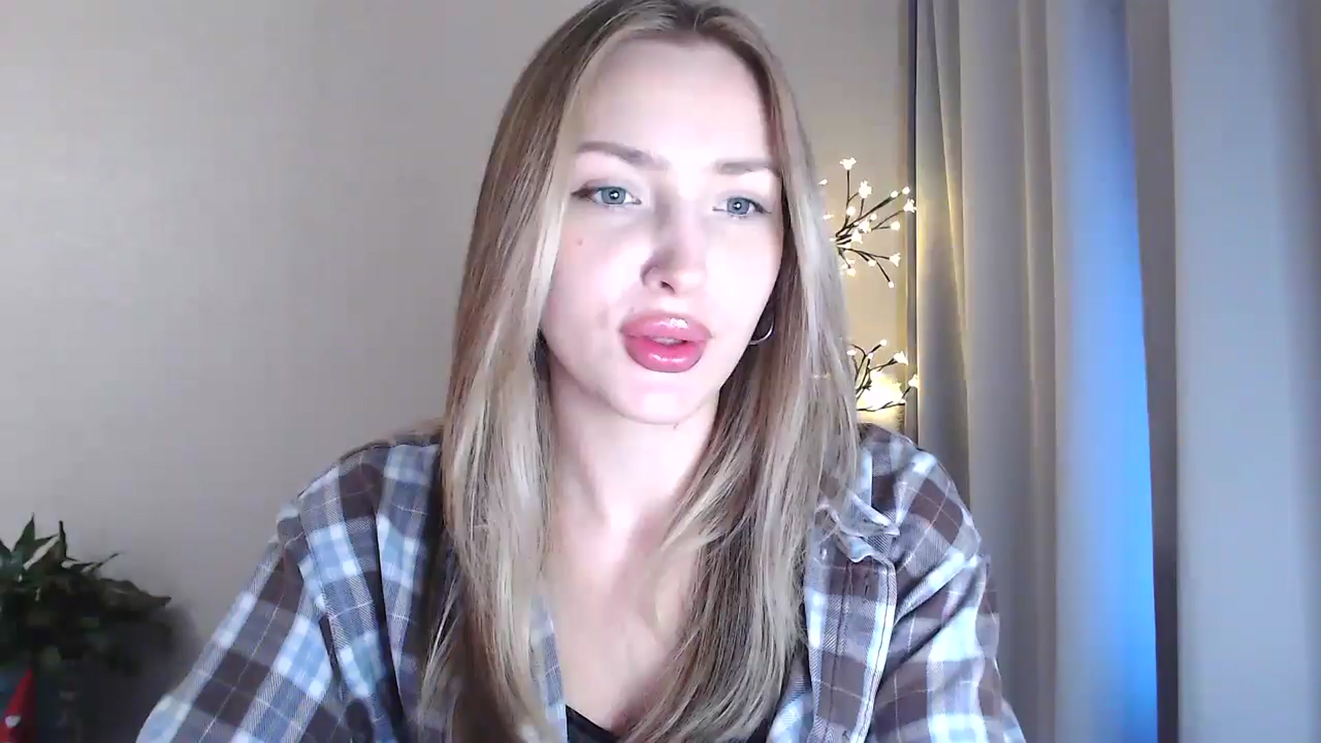 Gallery image thumbnail from Baby__Blue's myfreecams stream on, 08/12/2025, 16:11 image 17 of 20