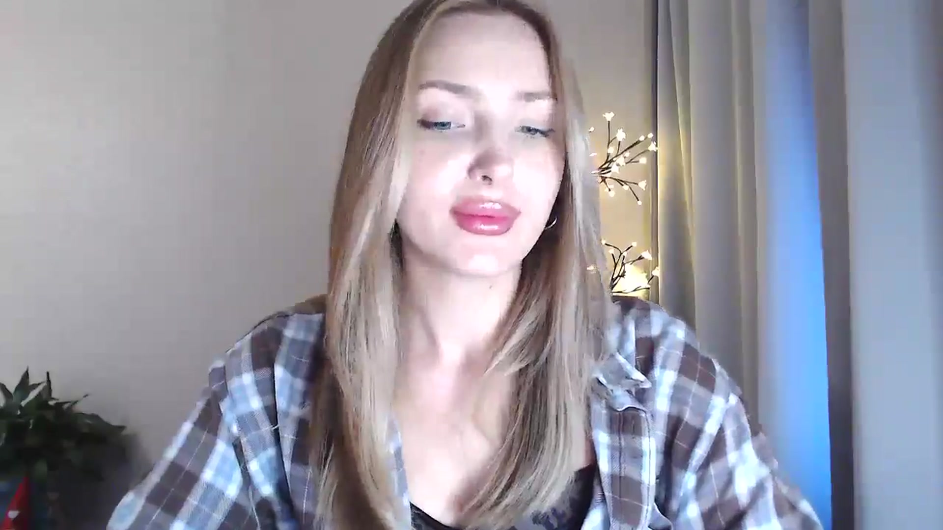 Gallery image thumbnail from Baby__Blue's myfreecams stream on, 08/12/2025, 16:11 image 13 of 20