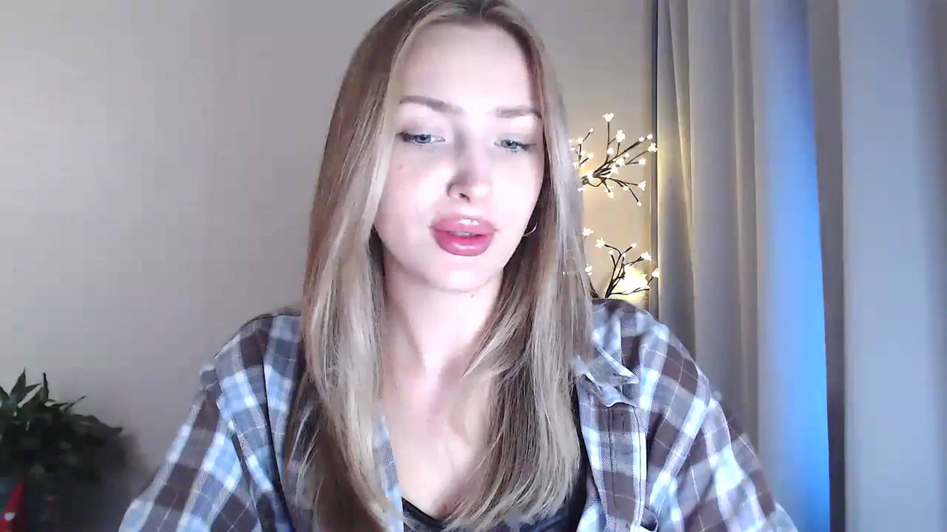 Gallery image thumbnail from Baby__Blue's myfreecams stream on, 08/12/2025, 16:11 image 15 of 20