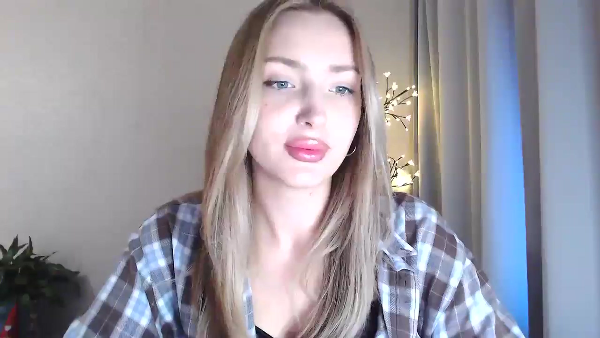 Gallery image thumbnail from Baby__Blue's myfreecams stream on, 08/12/2025, 16:11 image 12 of 20