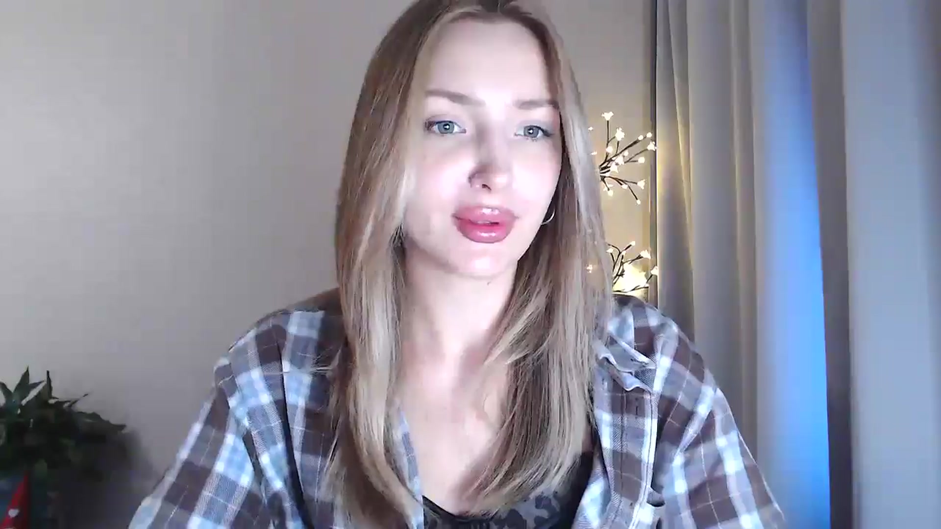 Gallery image thumbnail from Baby__Blue's myfreecams stream on, 08/12/2025, 16:11 image 7 of 20