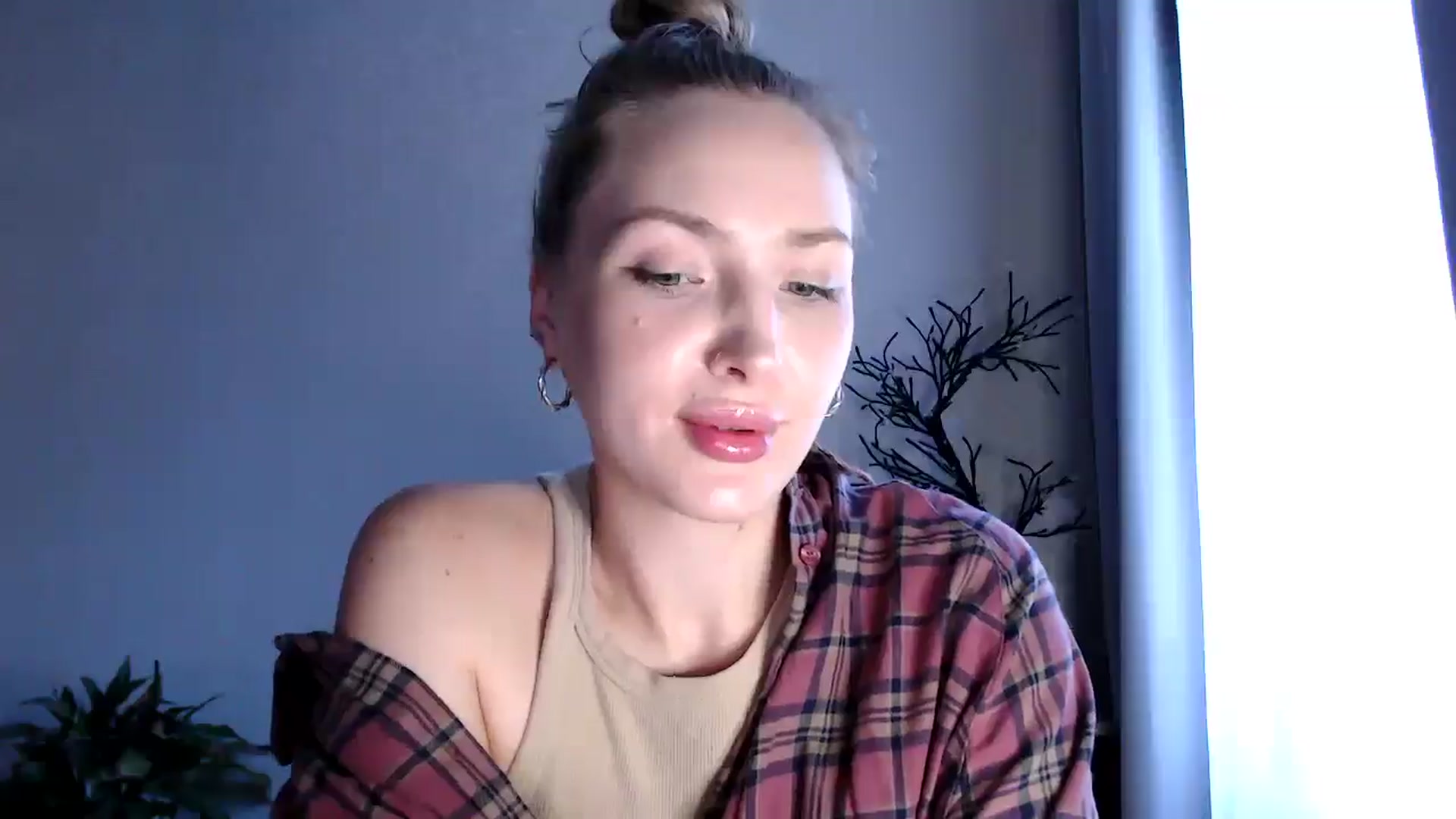 Gallery image thumbnail from Baby__Blue's myfreecams stream on, 08/13/2025, 16:01 image 15 of 20