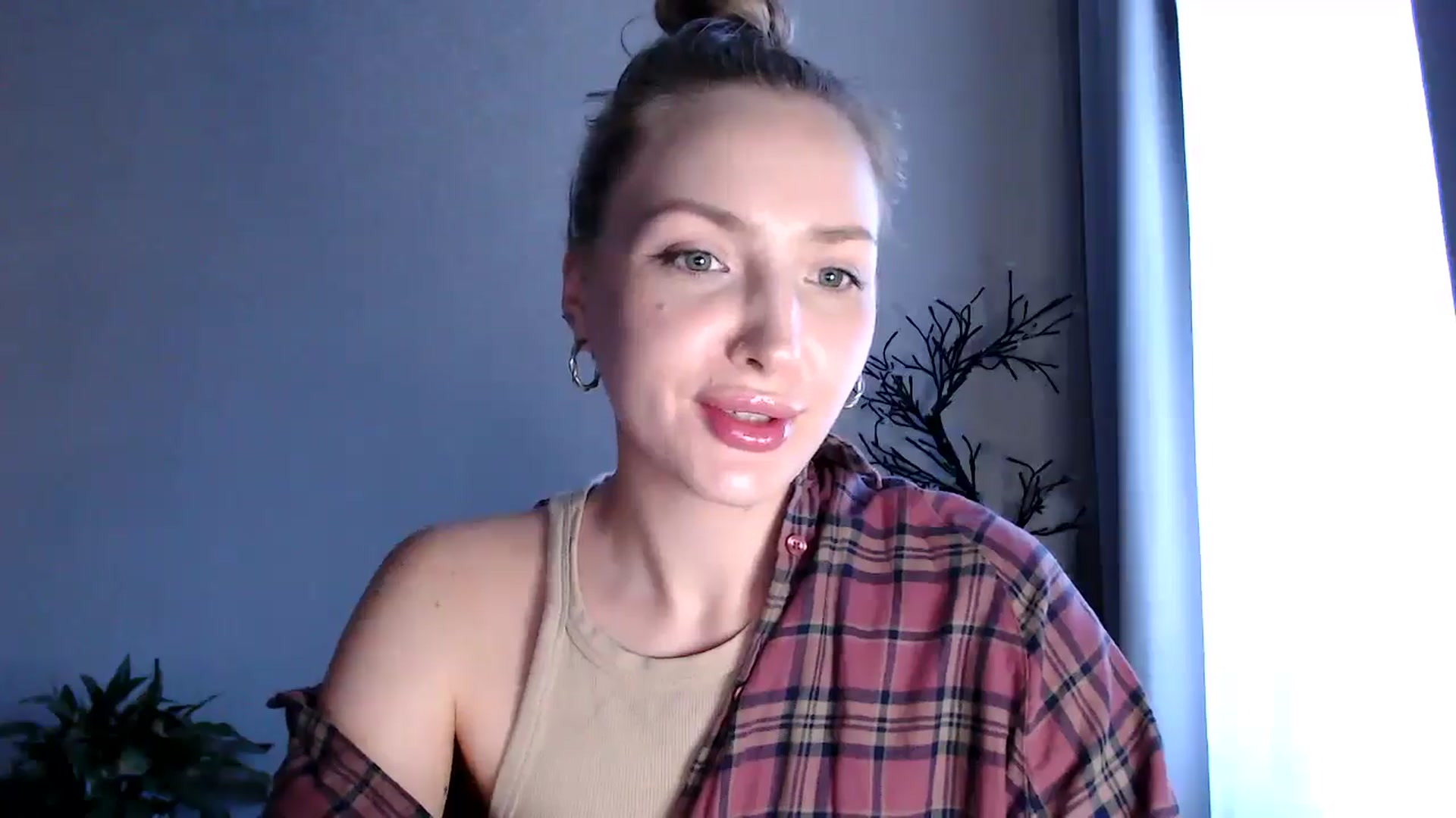 Gallery image thumbnail from Baby__Blue's myfreecams stream on, 08/13/2025, 16:01 image 16 of 20