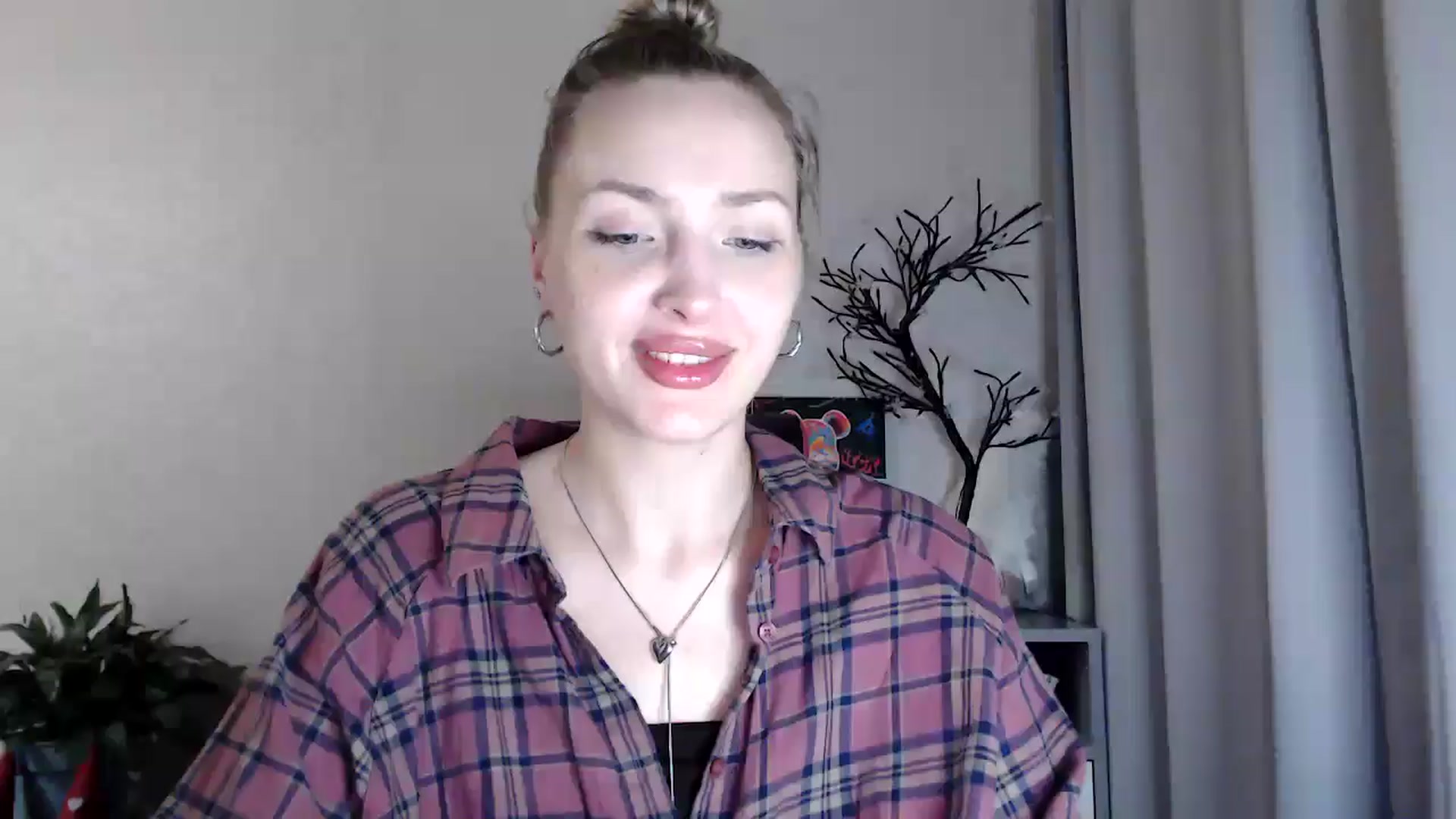 Gallery image thumbnail from Baby__Blue's myfreecams stream on, 08/13/2025, 21:20 image 3 of 20