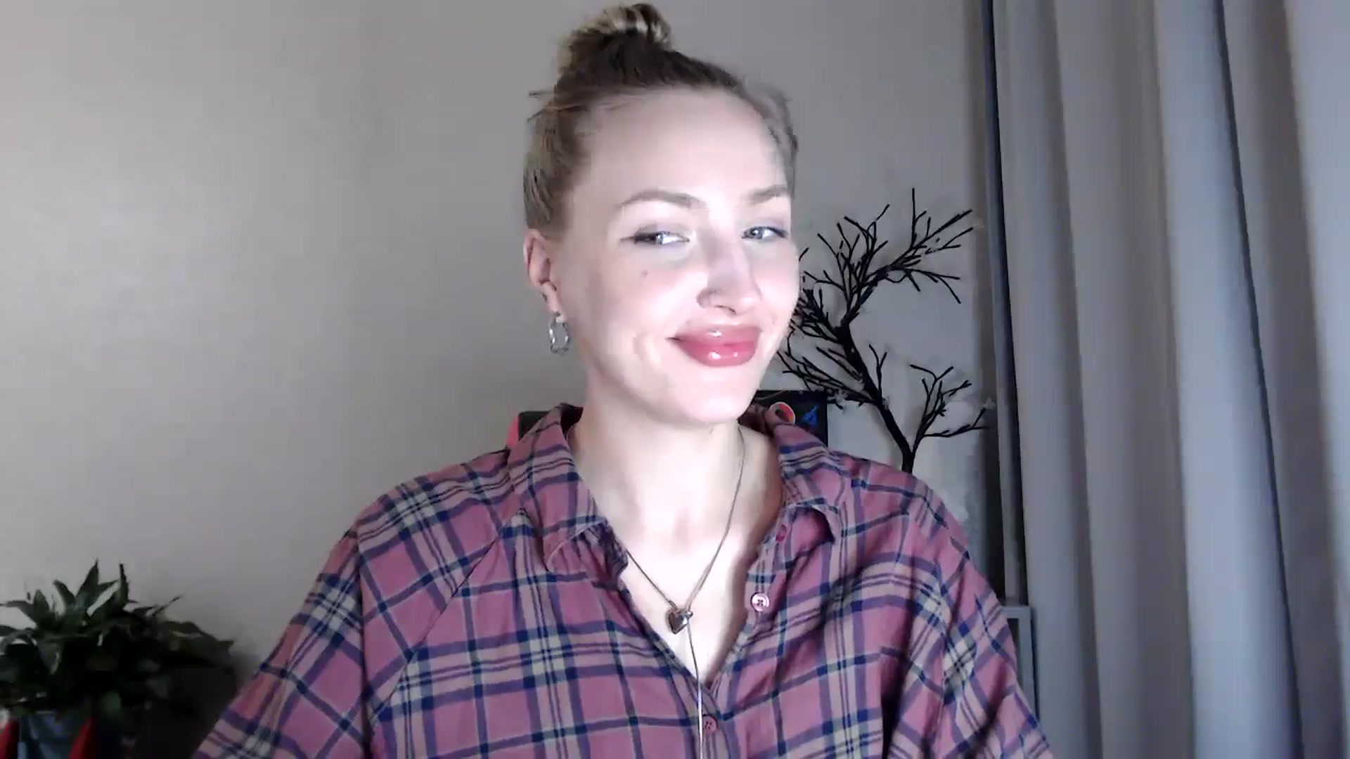 Gallery image thumbnail from Baby__Blue's myfreecams stream on, 08/13/2025, 21:20 image 11 of 20