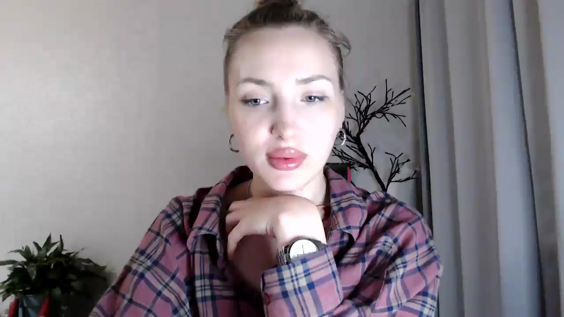 Gallery image thumbnail from Baby__Blue's myfreecams stream on, 08/13/2025, 21:20 image 19 of 20