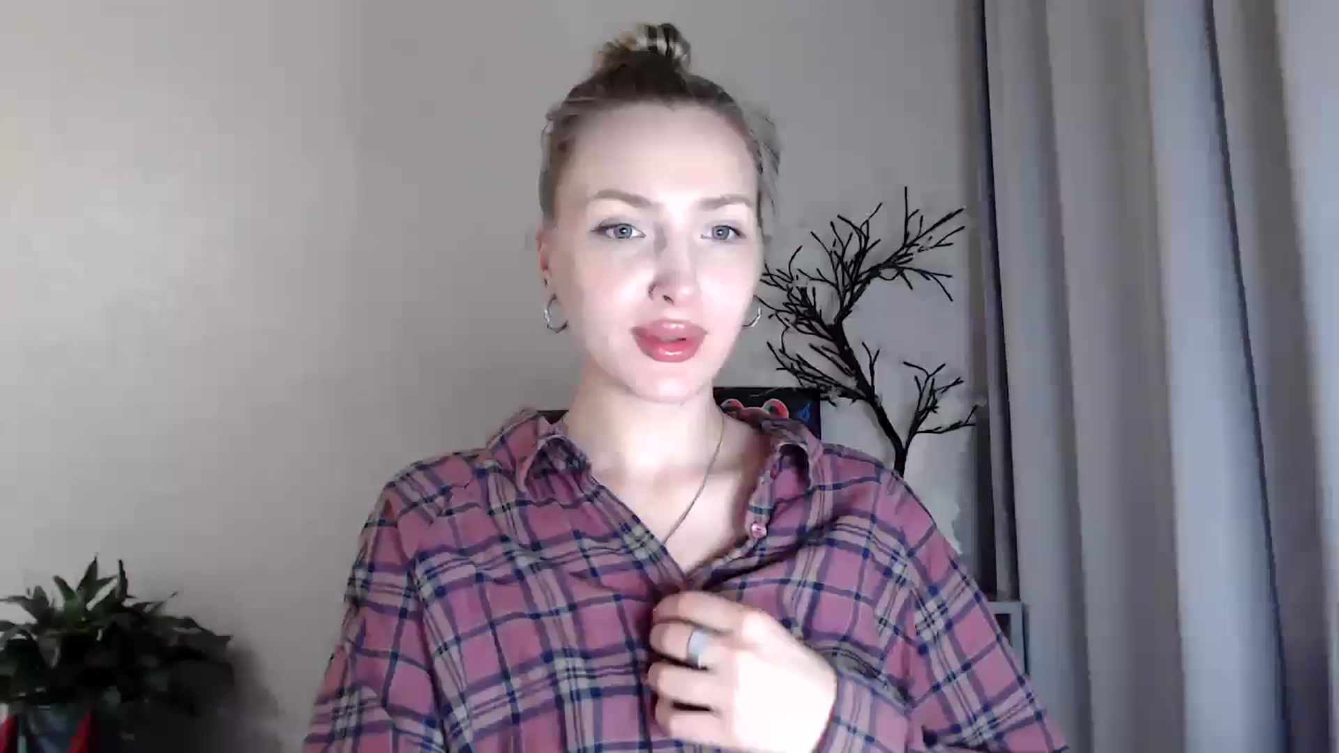 Gallery image thumbnail from Baby__Blue's myfreecams stream on, 08/13/2025, 21:20 image 10 of 20