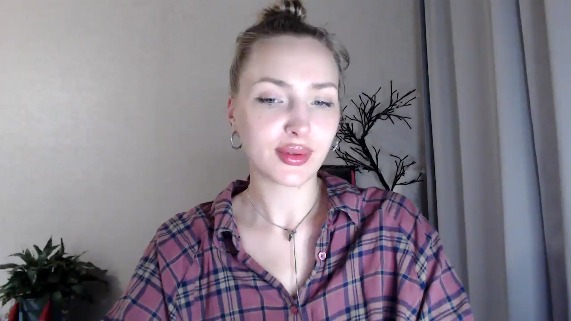 Gallery image thumbnail from Baby__Blue's myfreecams stream on, 08/13/2025, 21:20 image 16 of 20