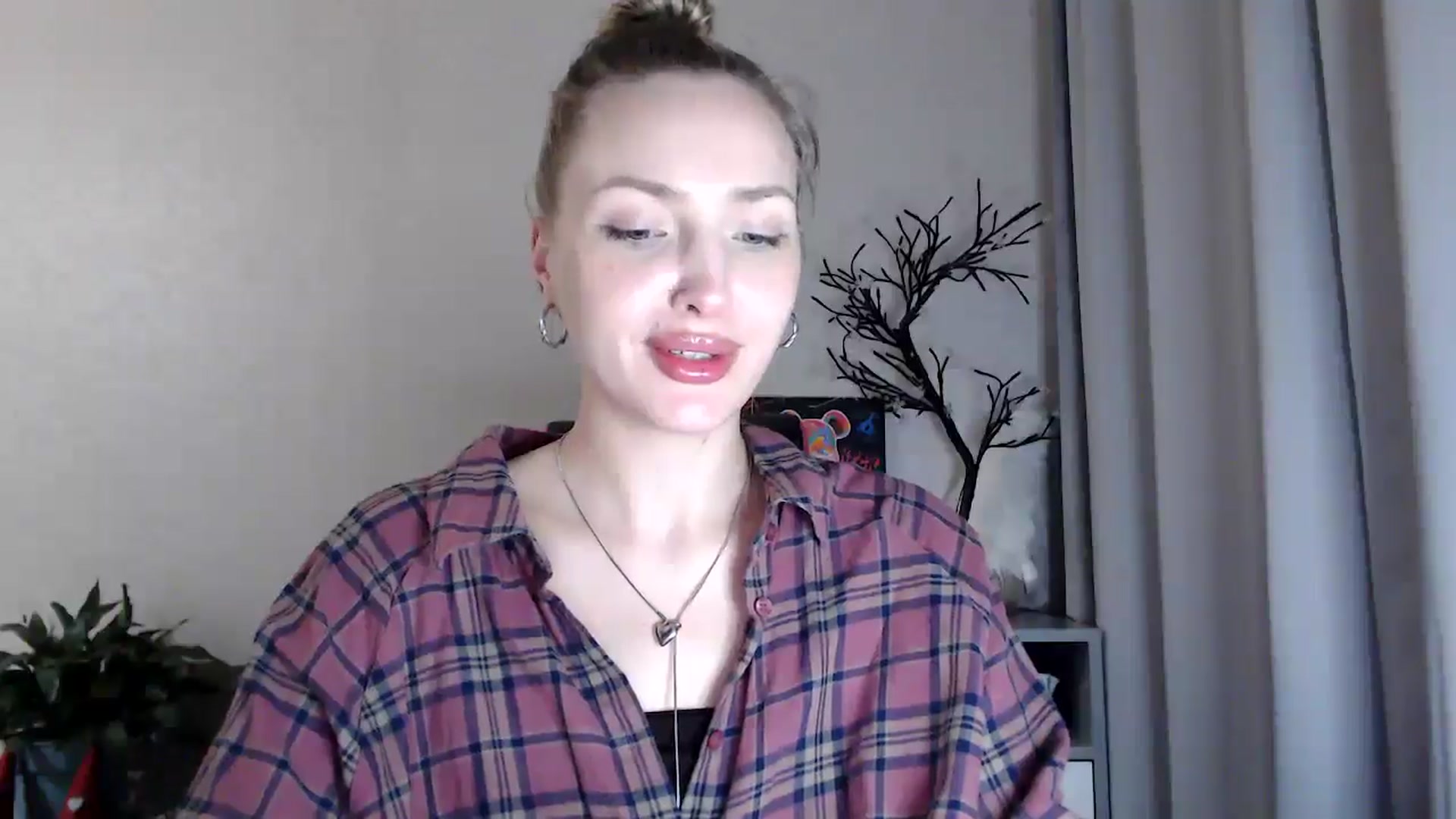 Gallery image thumbnail from Baby__Blue's myfreecams stream on, 08/13/2025, 21:20 image 2 of 20