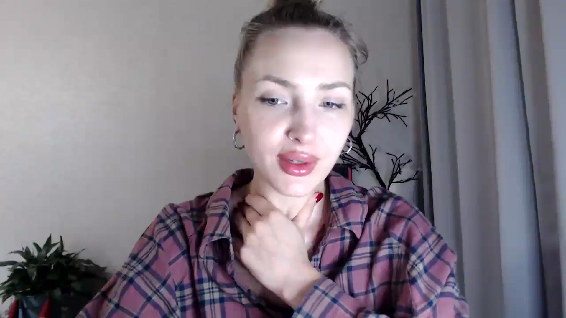 Gallery image thumbnail from Baby__Blue's myfreecams stream on, 08/13/2025, 21:20 image 18 of 20