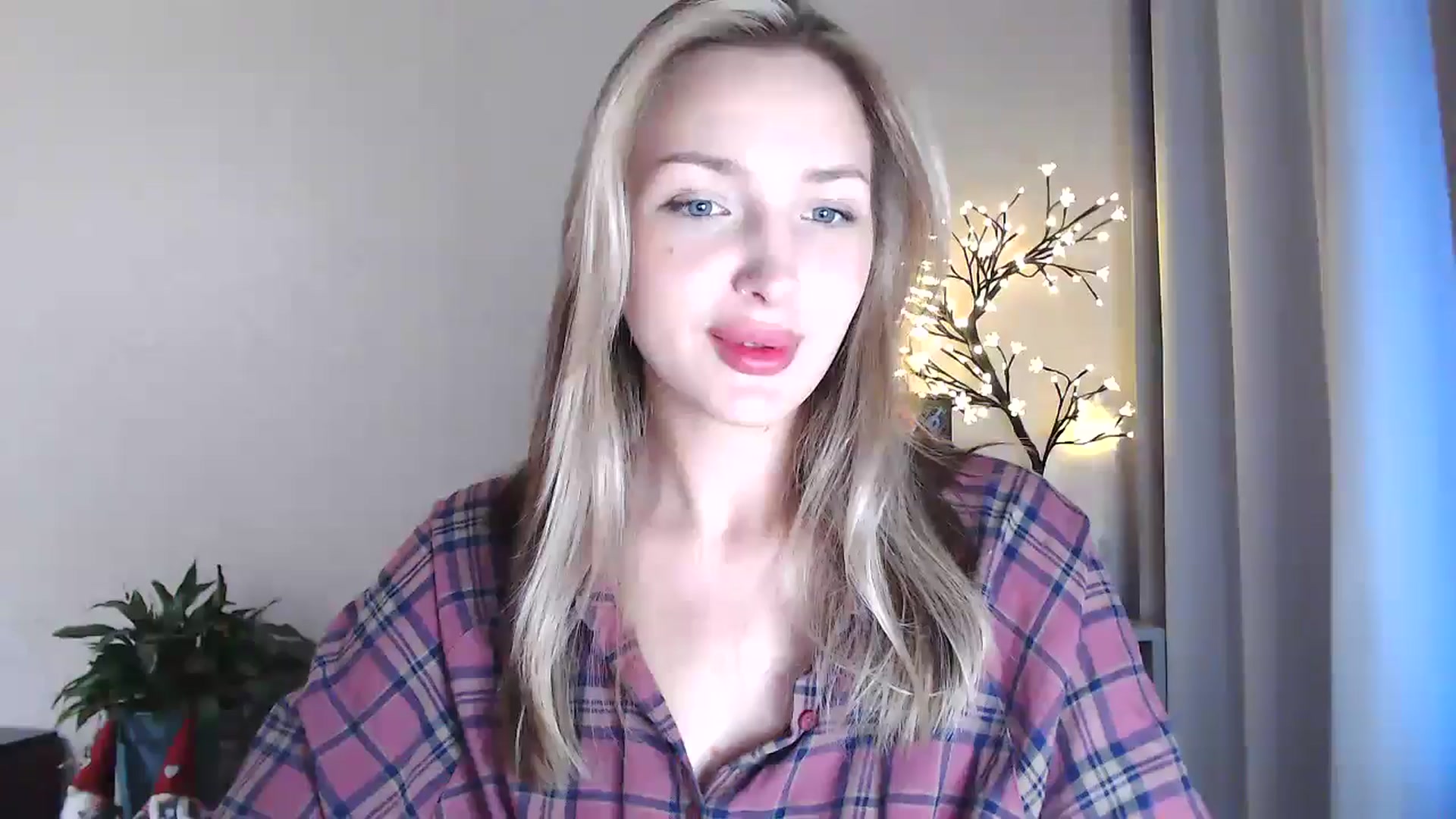 Gallery image thumbnail from Baby__Blue's myfreecams stream on, 08/14/2025, 15:29 image 9 of 20