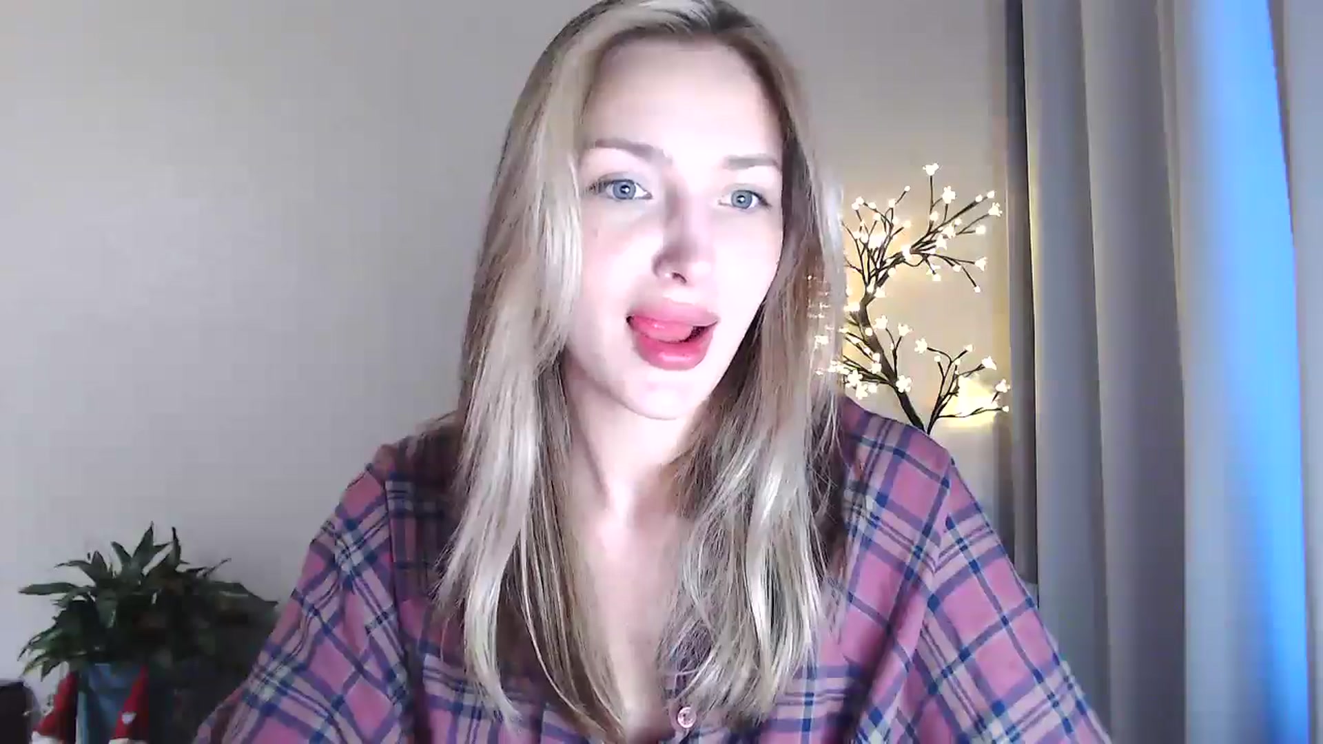 Gallery image thumbnail from Baby__Blue's myfreecams stream on, 08/14/2025, 15:29 image 12 of 20