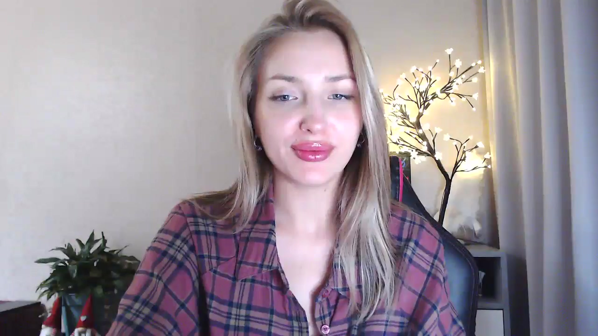 Gallery image thumbnail from Baby__Blue's myfreecams stream on, 08/14/2025, 21:43 image 16 of 20