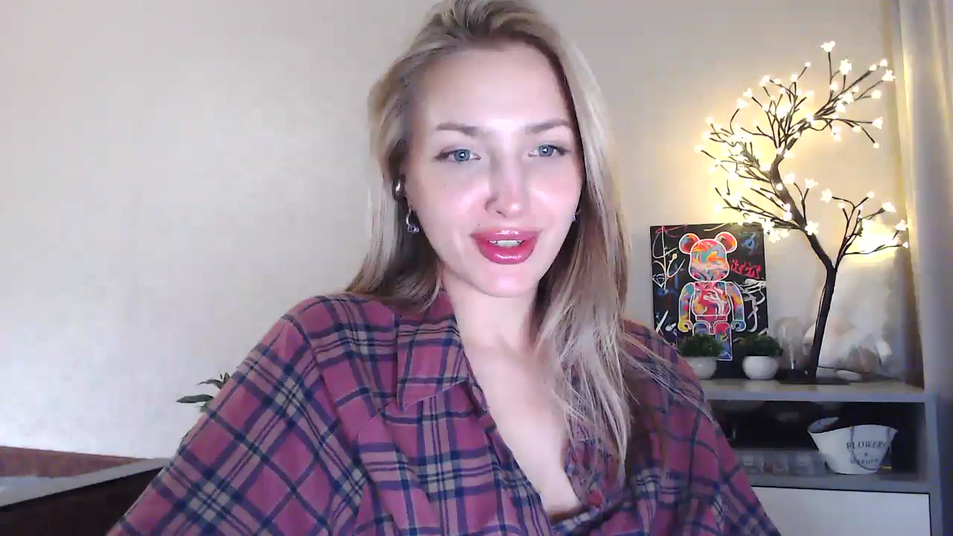 Gallery image thumbnail from Baby__Blue's myfreecams stream on, 08/14/2025, 21:43 image 15 of 20